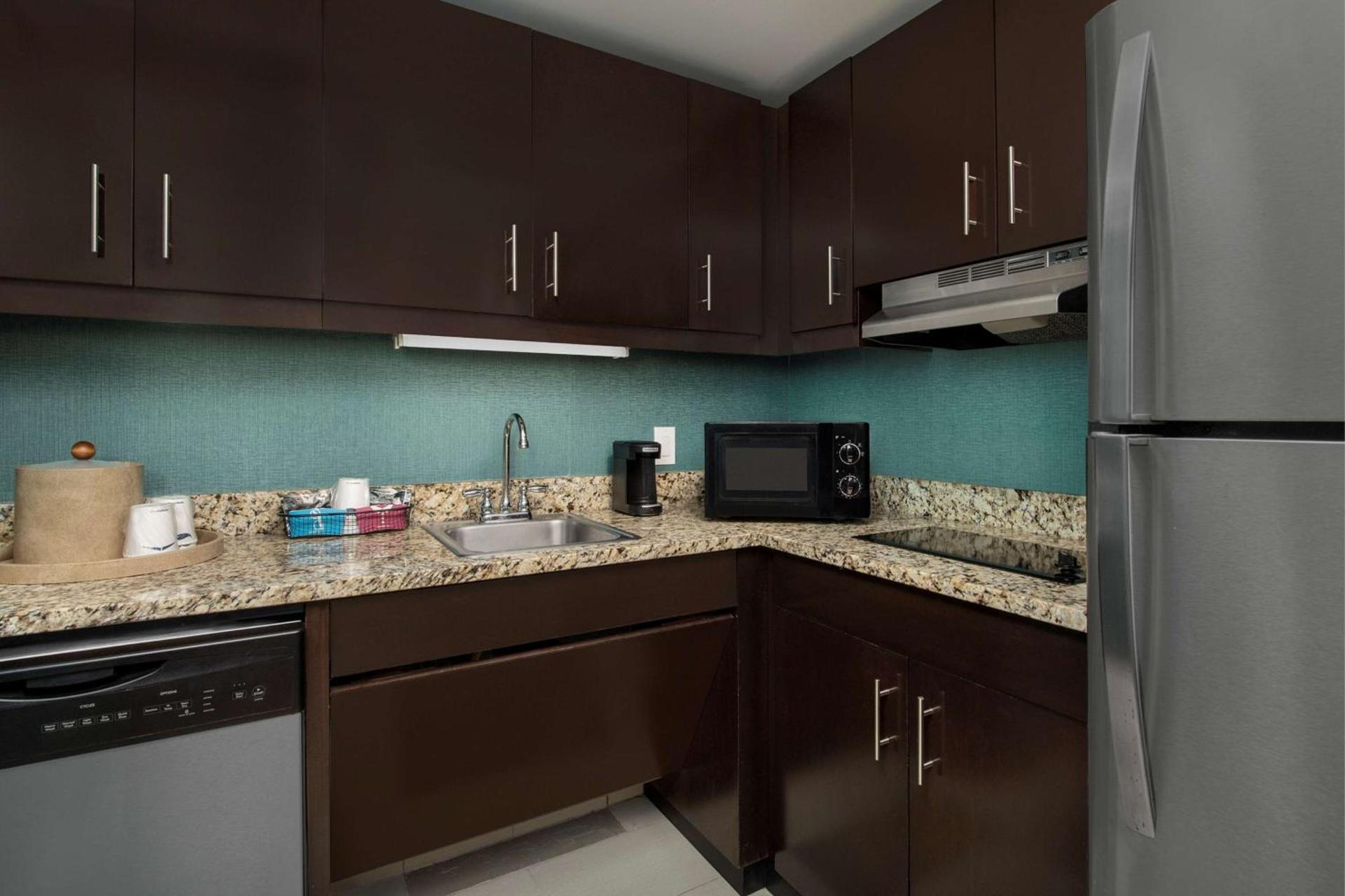 Hampton Inn & Suites Alpharetta-Windward photo 34