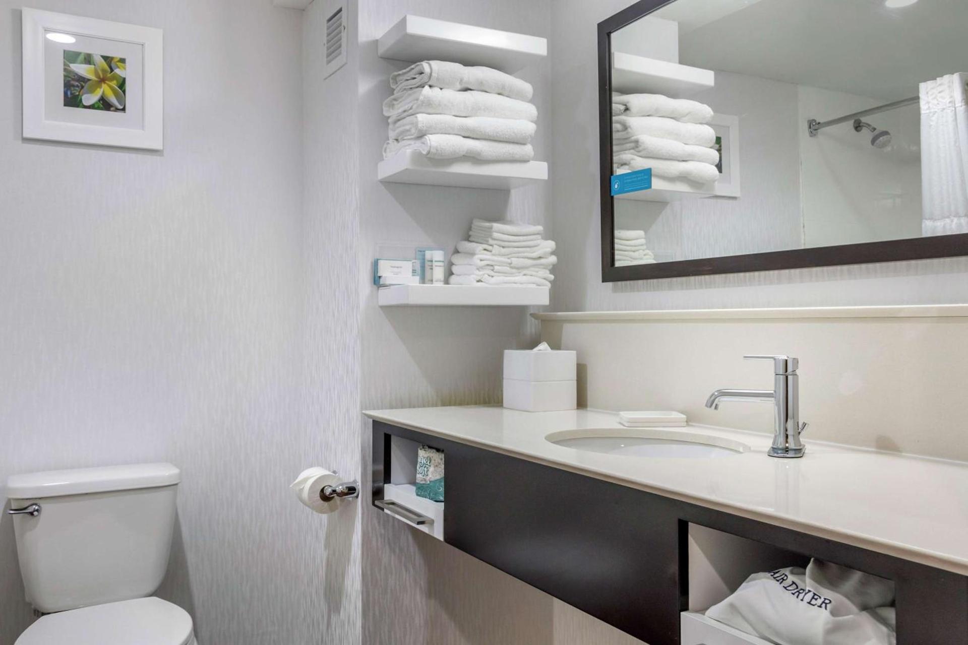 Hampton Inn Adel photo 14