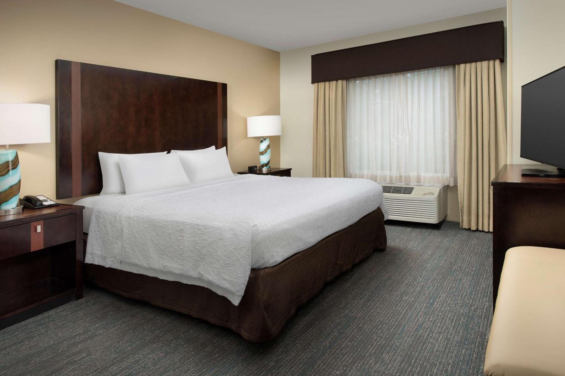 Hampton Inn & Suites Alpharetta-Windward photo 35