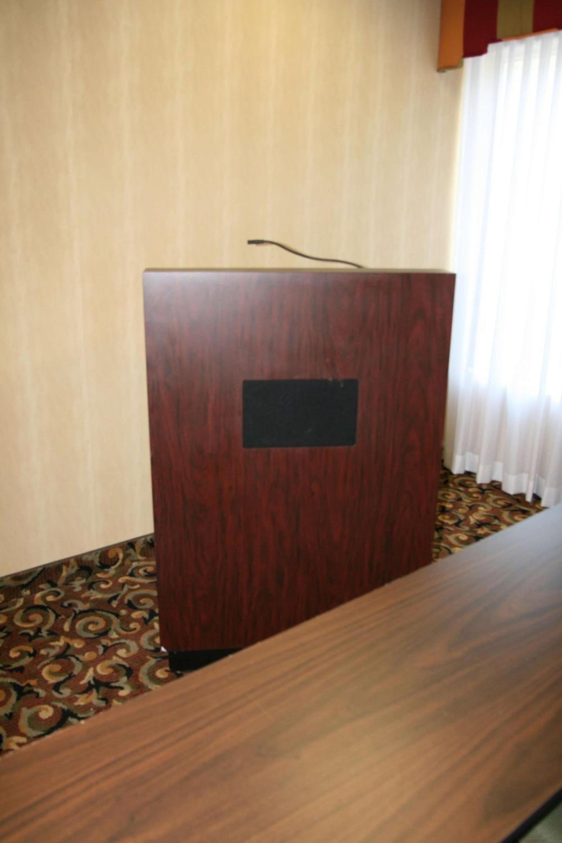 Hampton Inn Adel photo 18