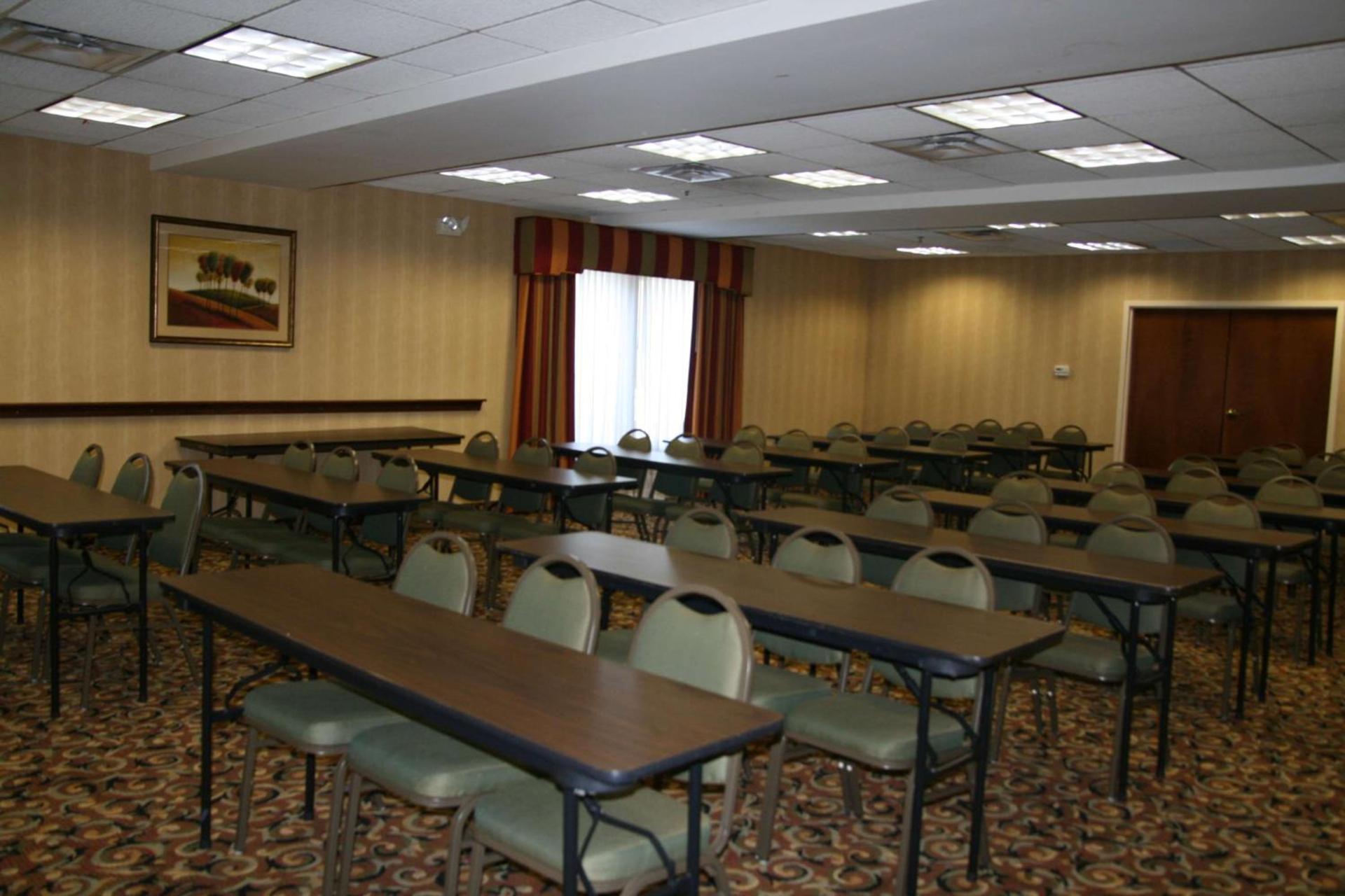 Hampton Inn Adel photo 21