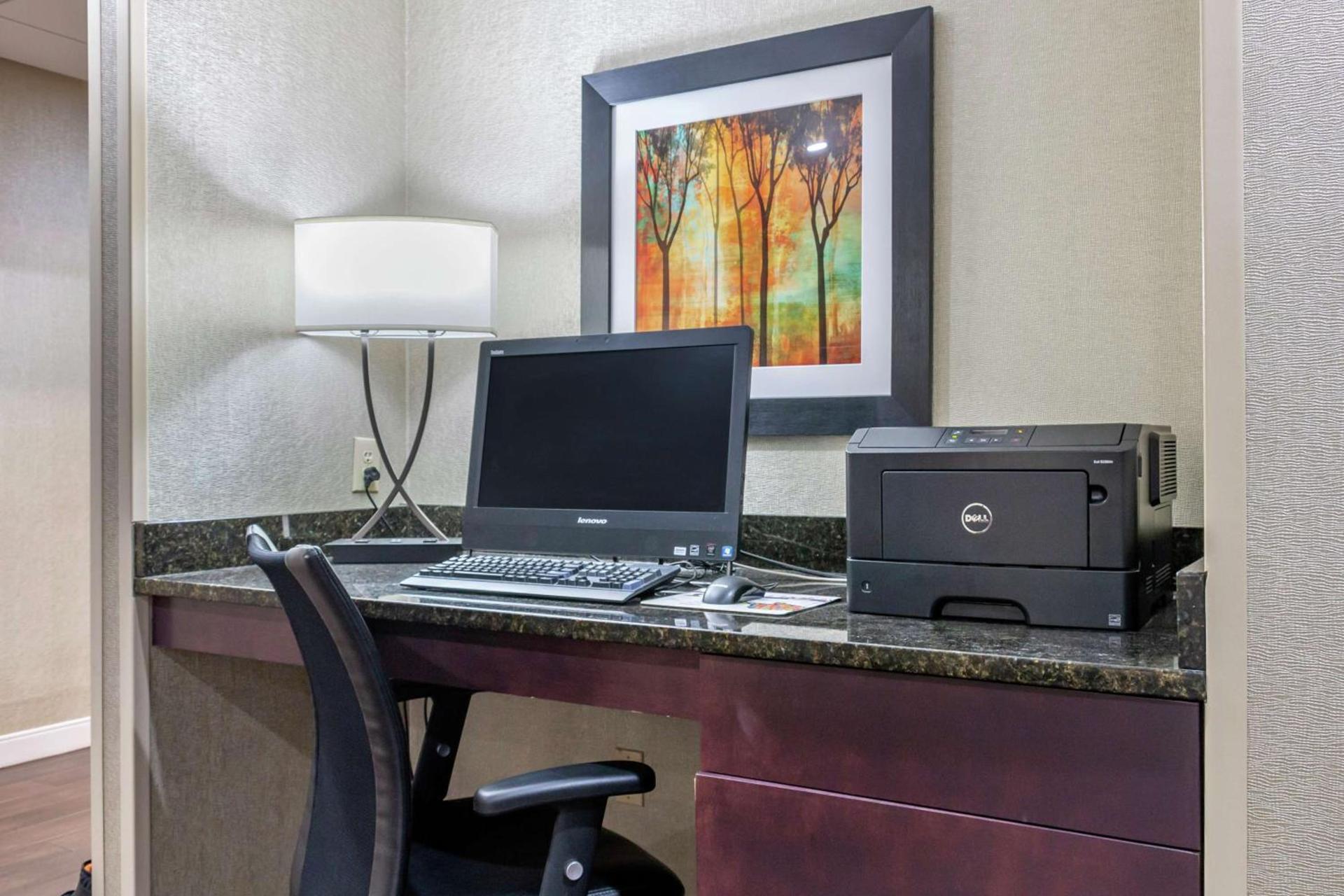 Hampton Inn Adel photo 23