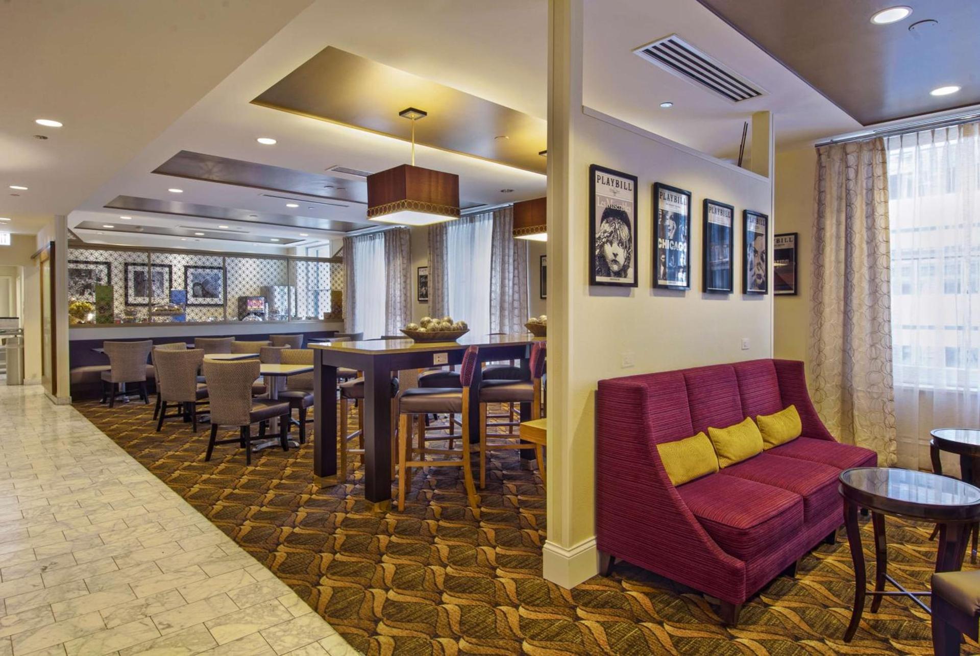 Hampton Inn Majestic Chicago Theatre District photo 5