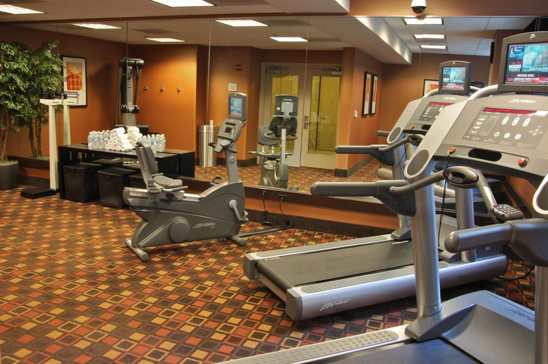 Hampton Inn Majestic Chicago Theatre District photo 13