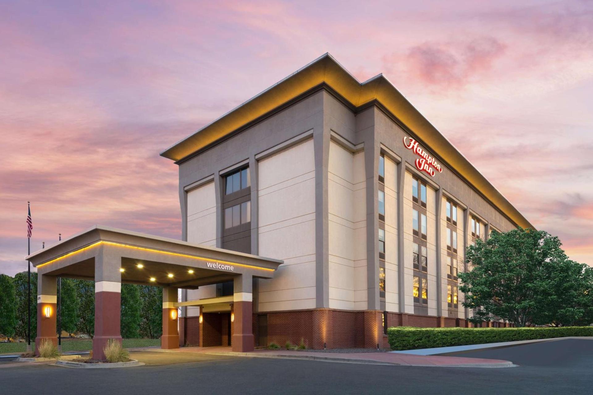 Hampton Inn Denver-International Airport photo 2