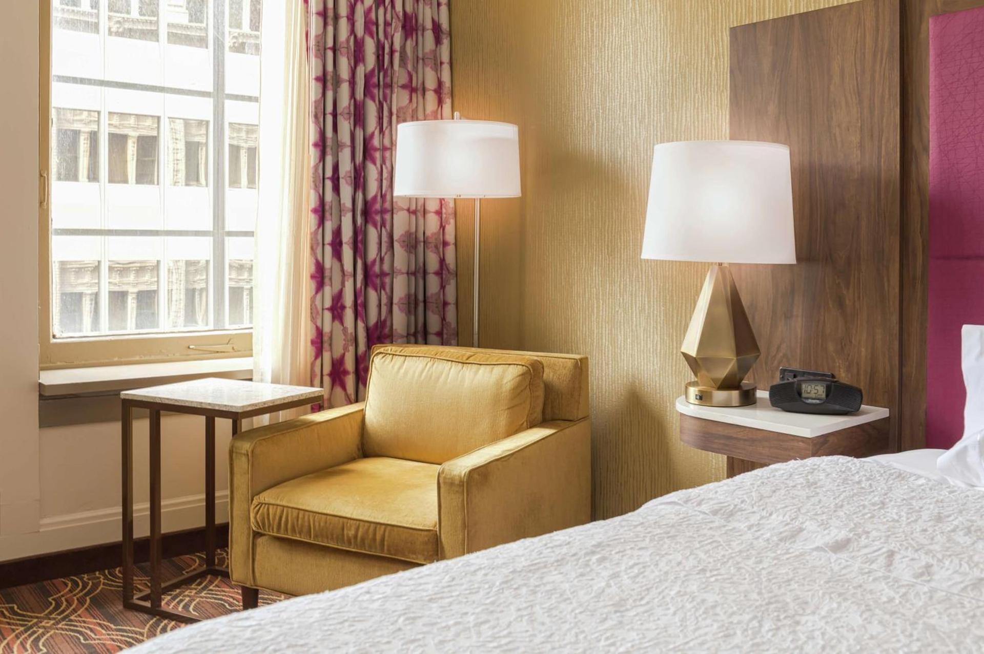 Hampton Inn Majestic Chicago Theatre District photo 16