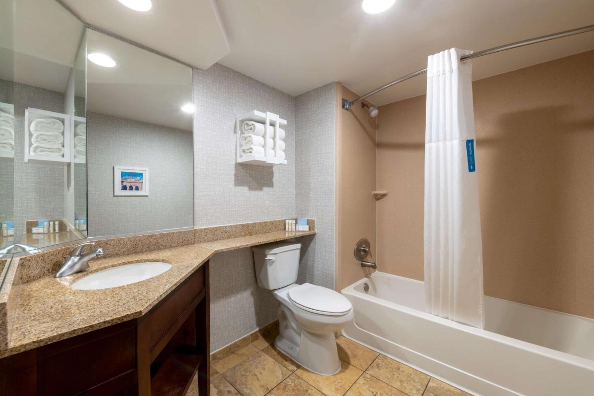 Hampton Inn Denver-International Airport photo 16