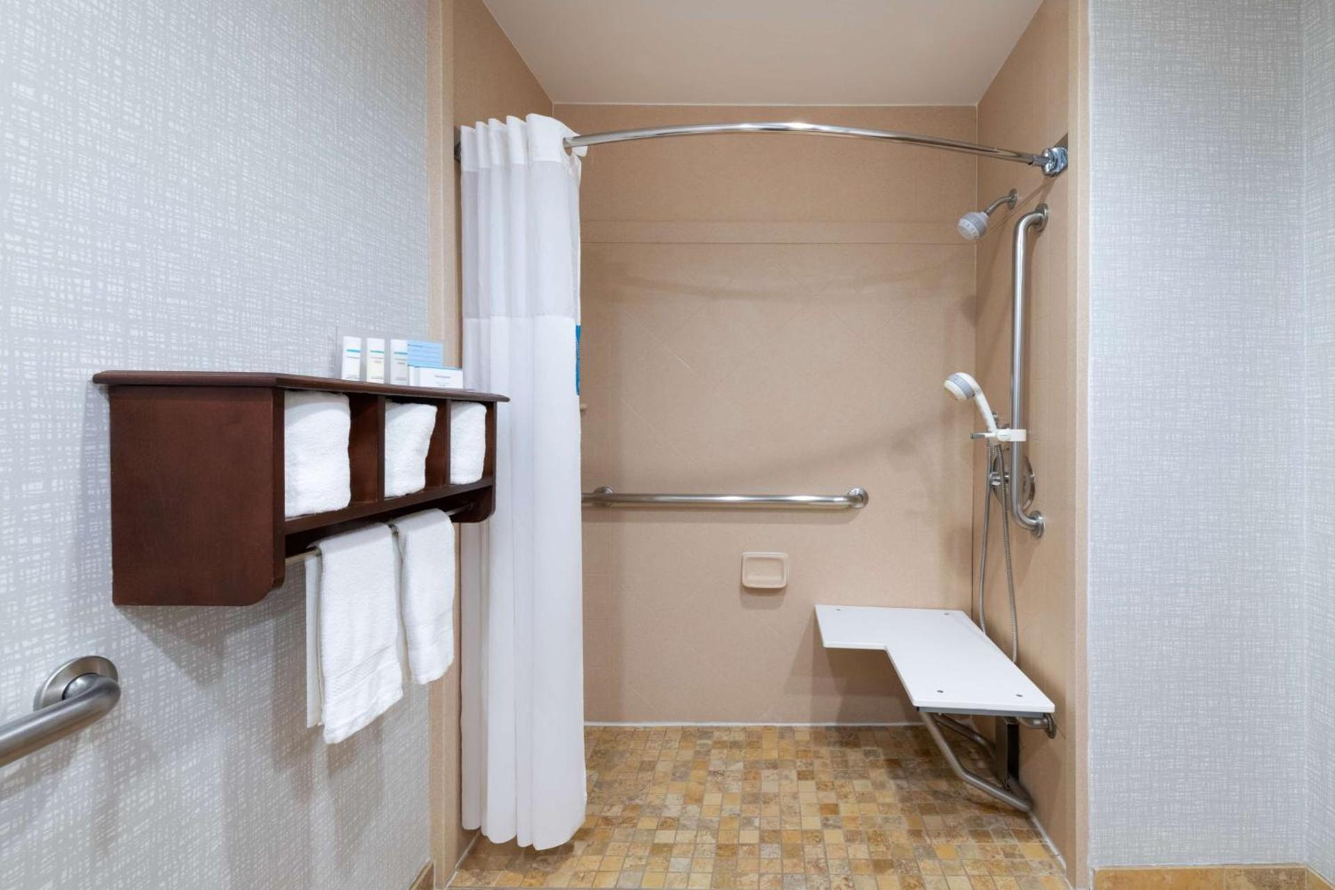 Hampton Inn Denver-International Airport photo 21
