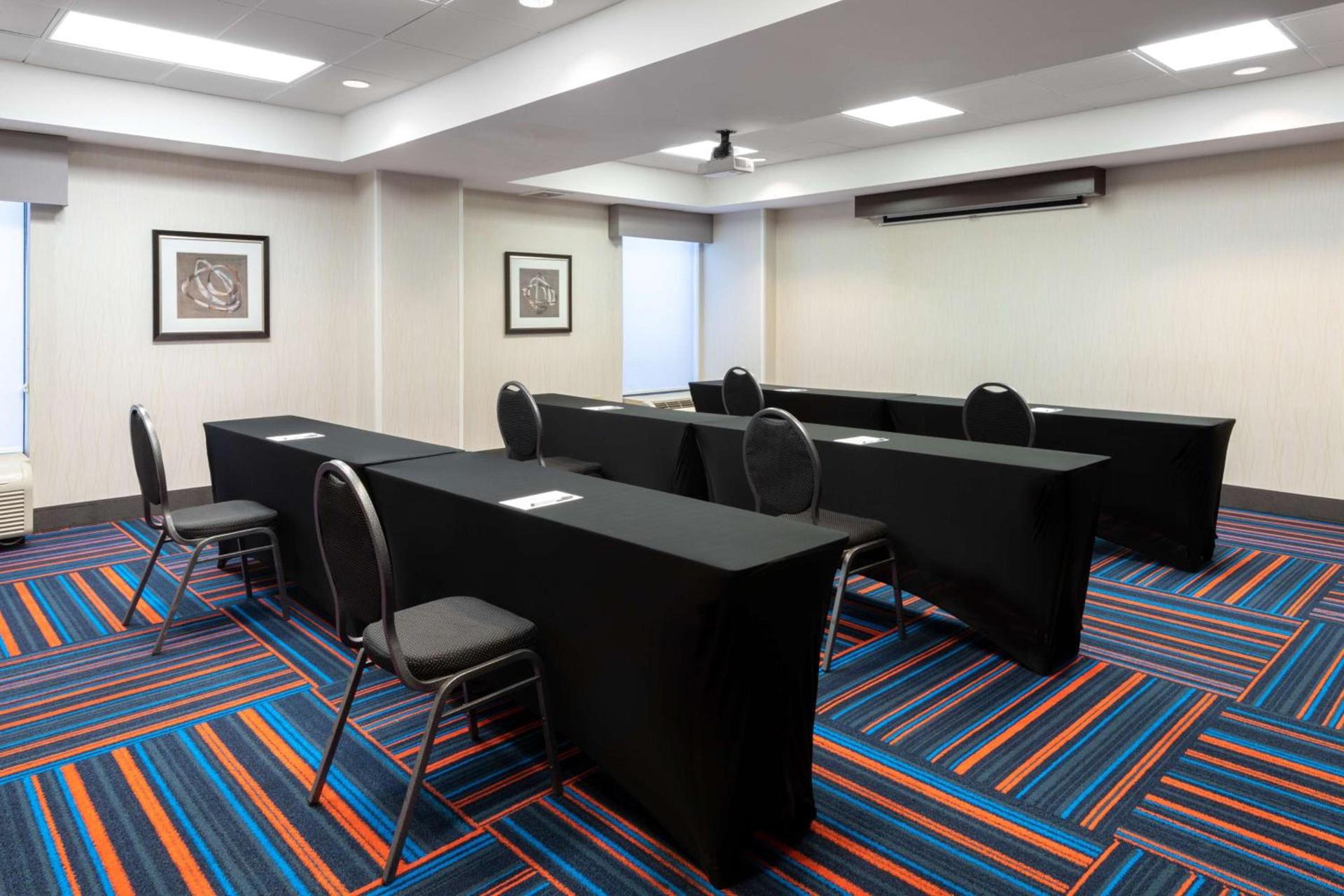 Hampton Inn Denver-International Airport photo 24