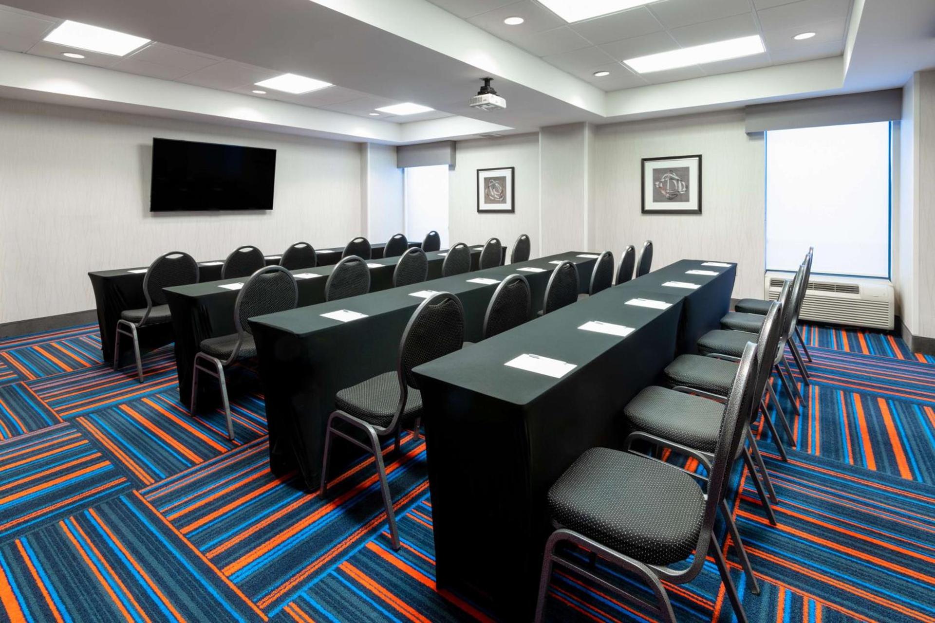 Hampton Inn Denver-International Airport photo 26