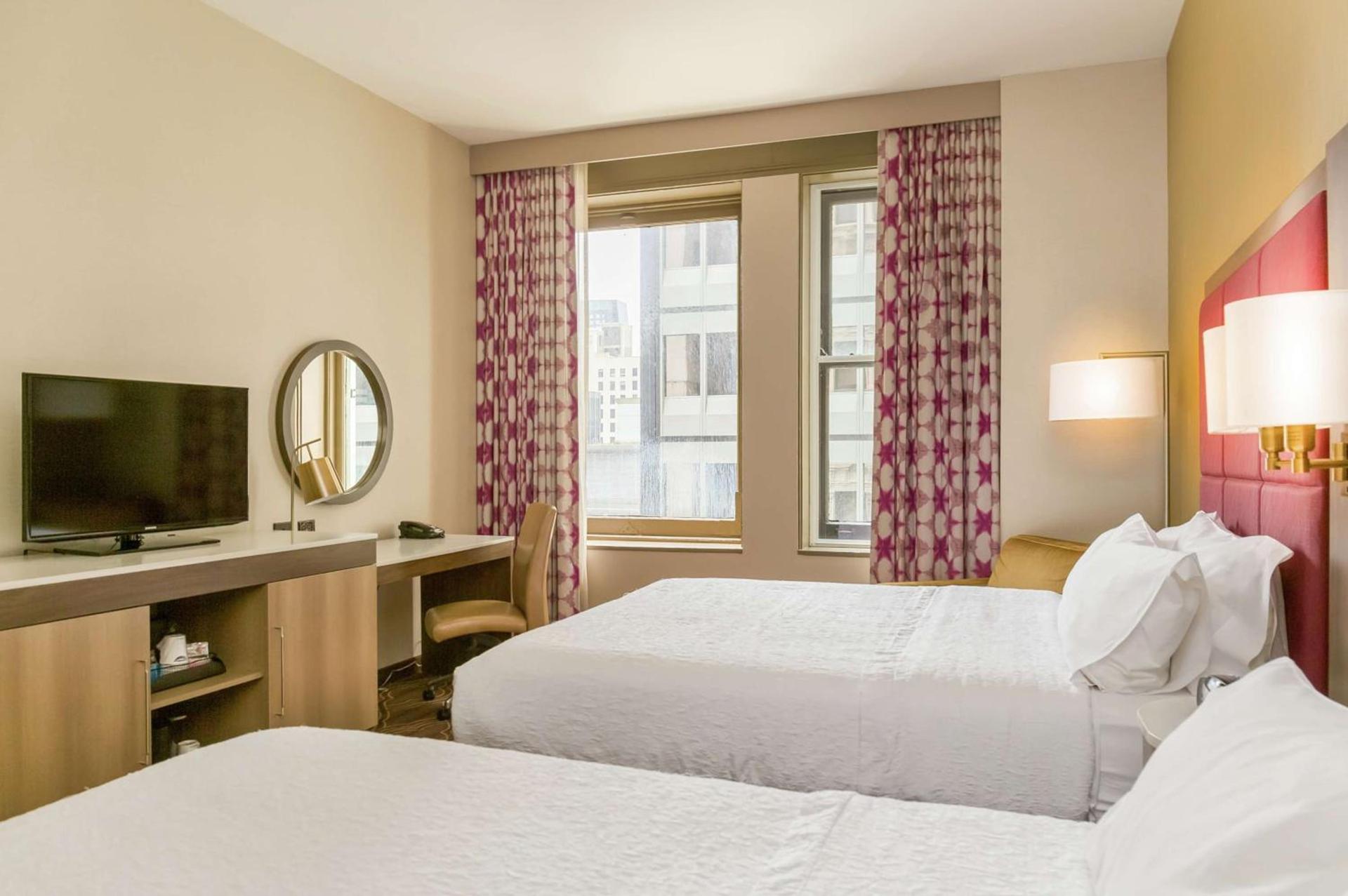 Hampton Inn Majestic Chicago Theatre District photo 21