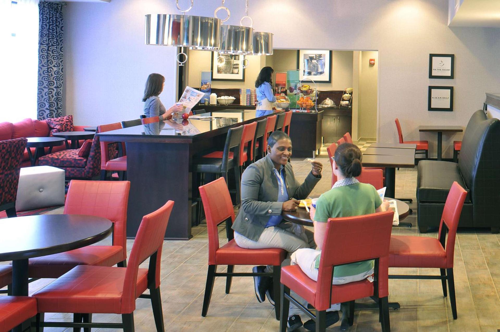Hampton Inn Birmingham/Leeds photo 16