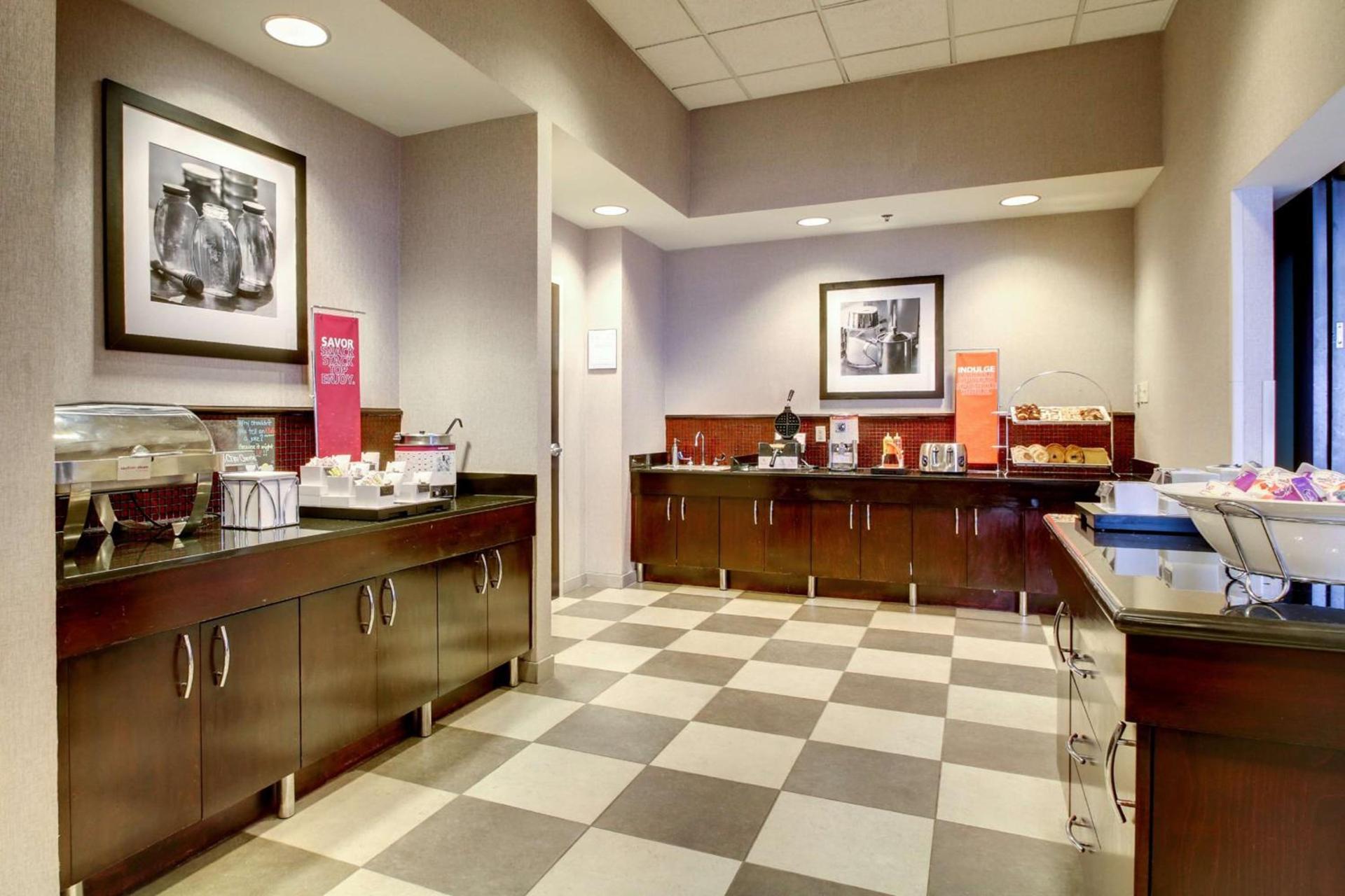 Hampton Inn Birmingham/Leeds photo 17