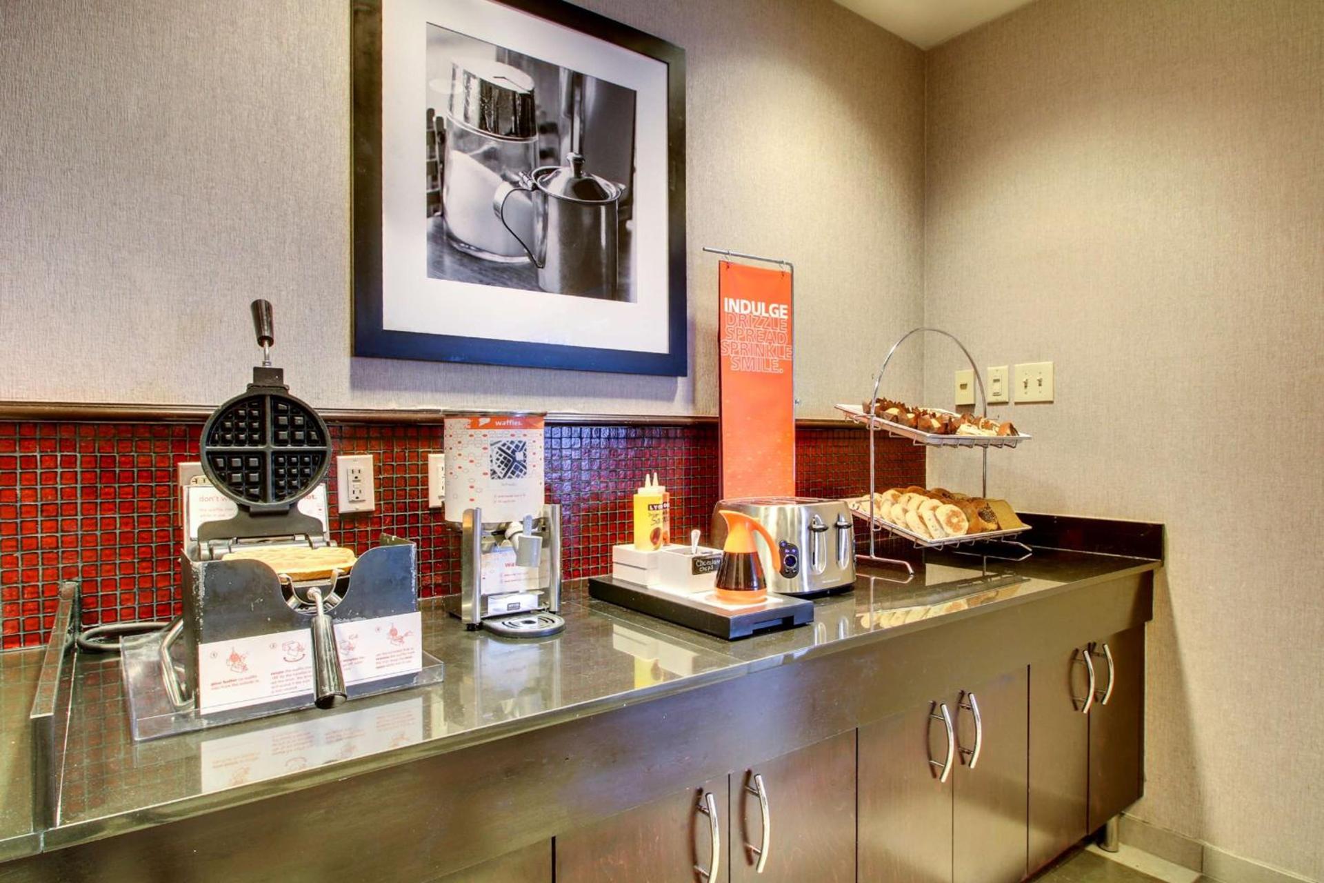 Hampton Inn Birmingham/Leeds photo 18