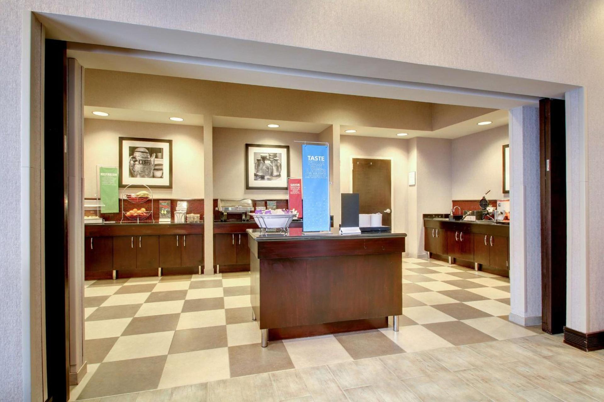 Hampton Inn Birmingham/Leeds photo 19