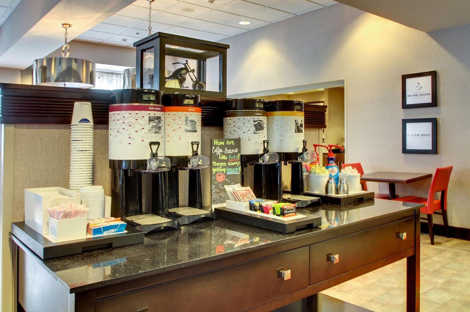 Hampton Inn Birmingham/Leeds photo 20