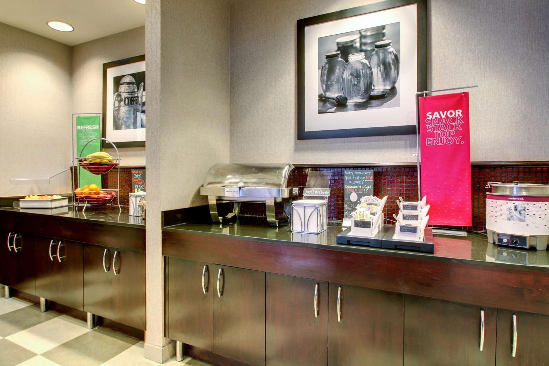 Hampton Inn Birmingham/Leeds photo 21