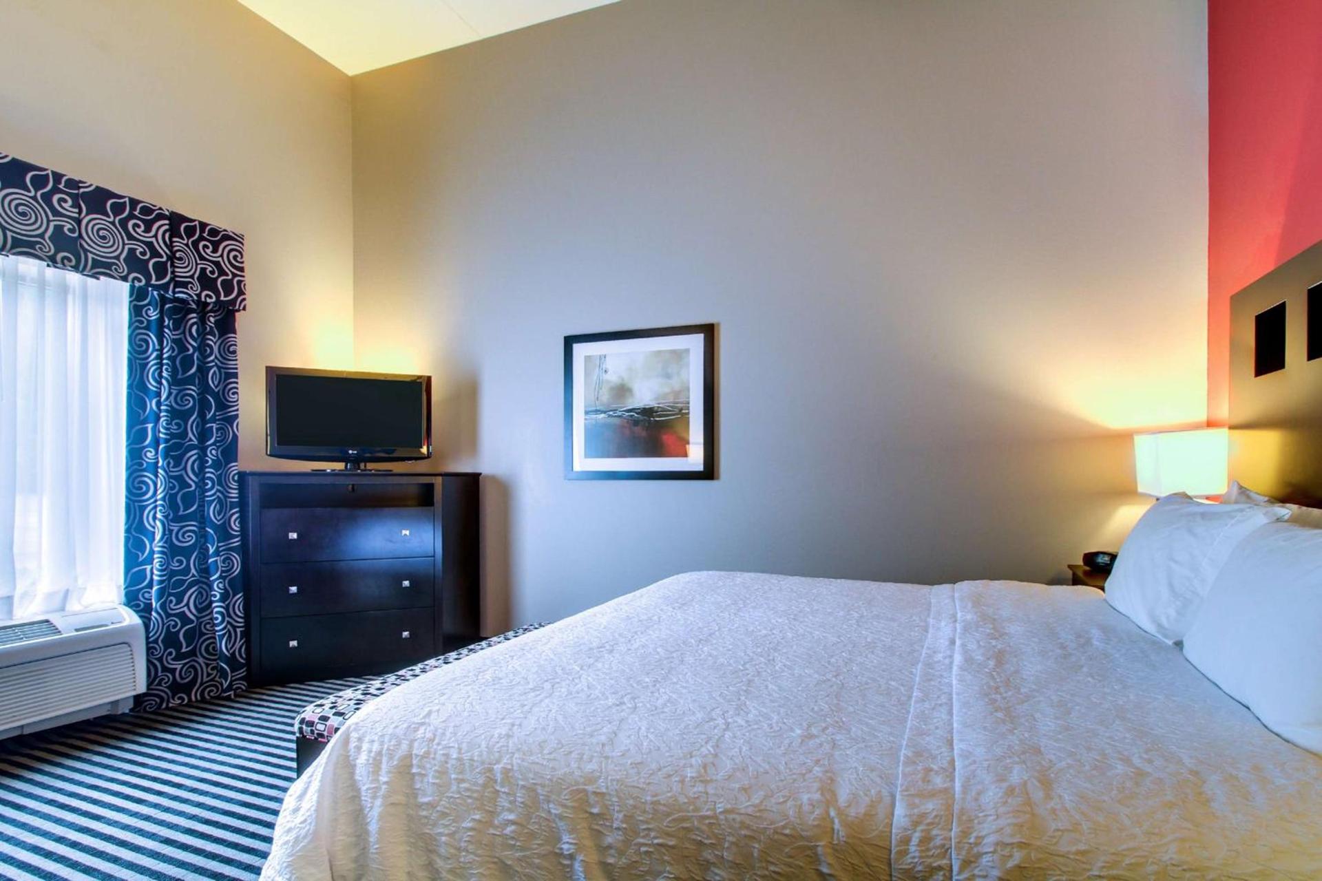 Hampton Inn Birmingham/Leeds photo 38