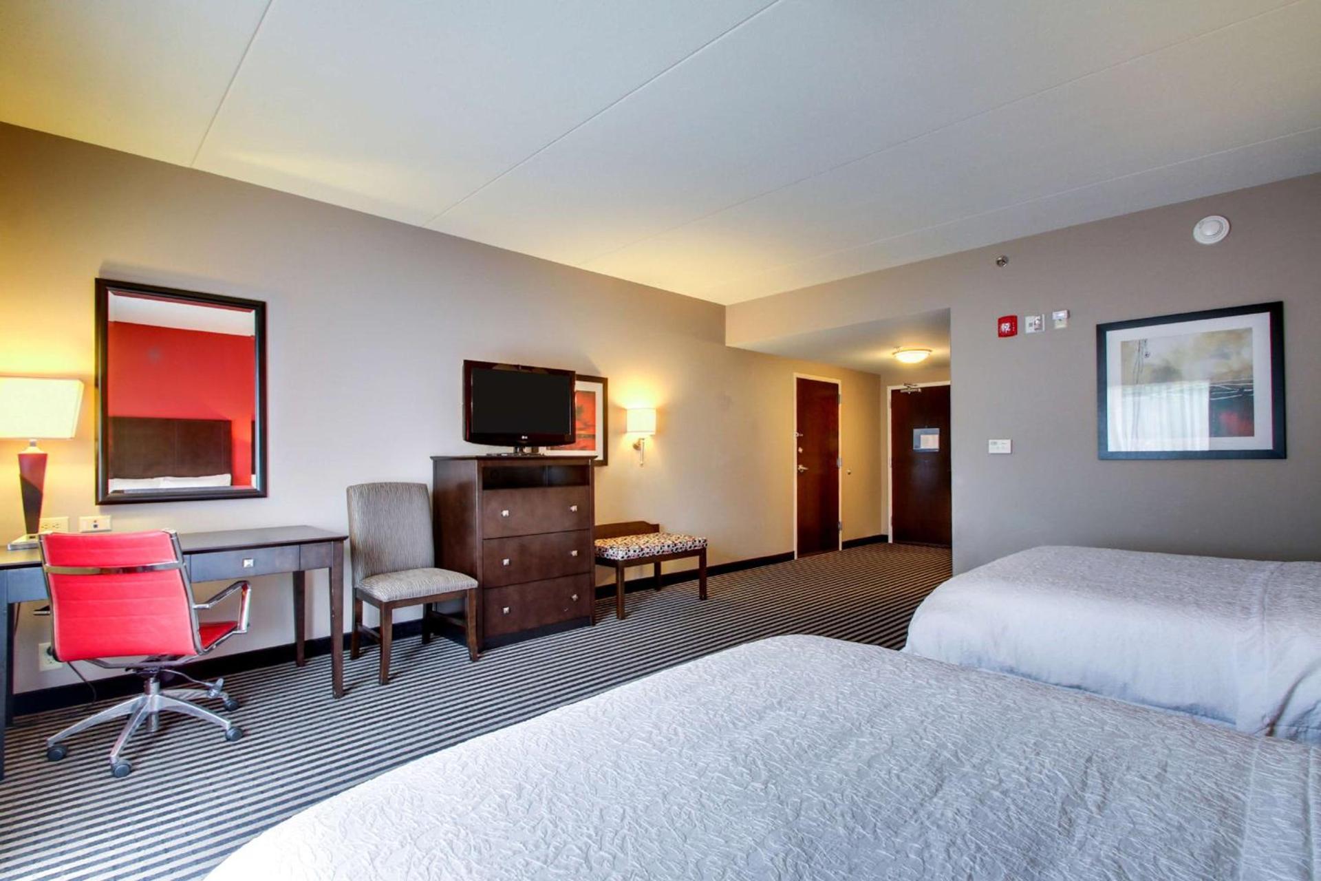 Hampton Inn Birmingham/Leeds photo 60