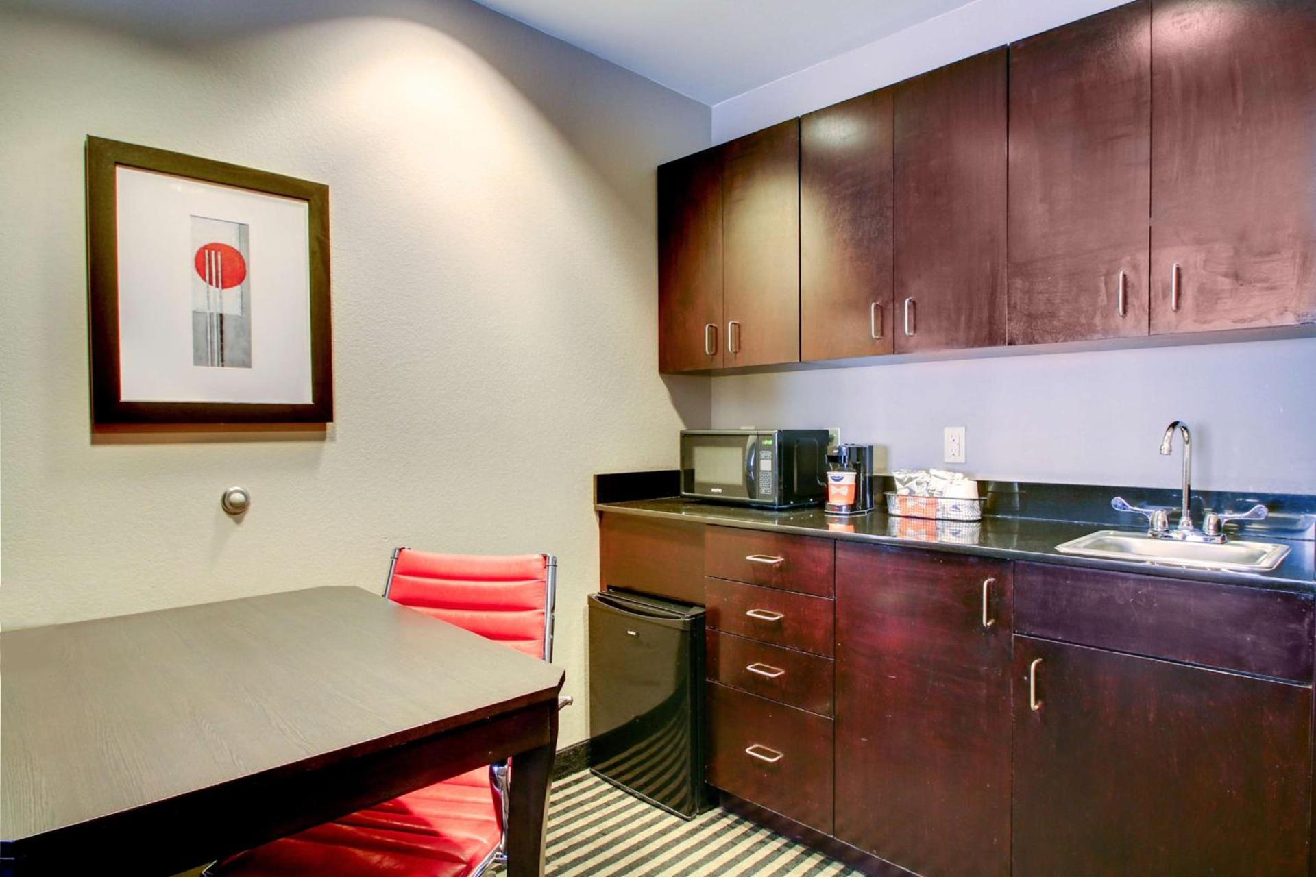 Hampton Inn Birmingham/Leeds photo 79