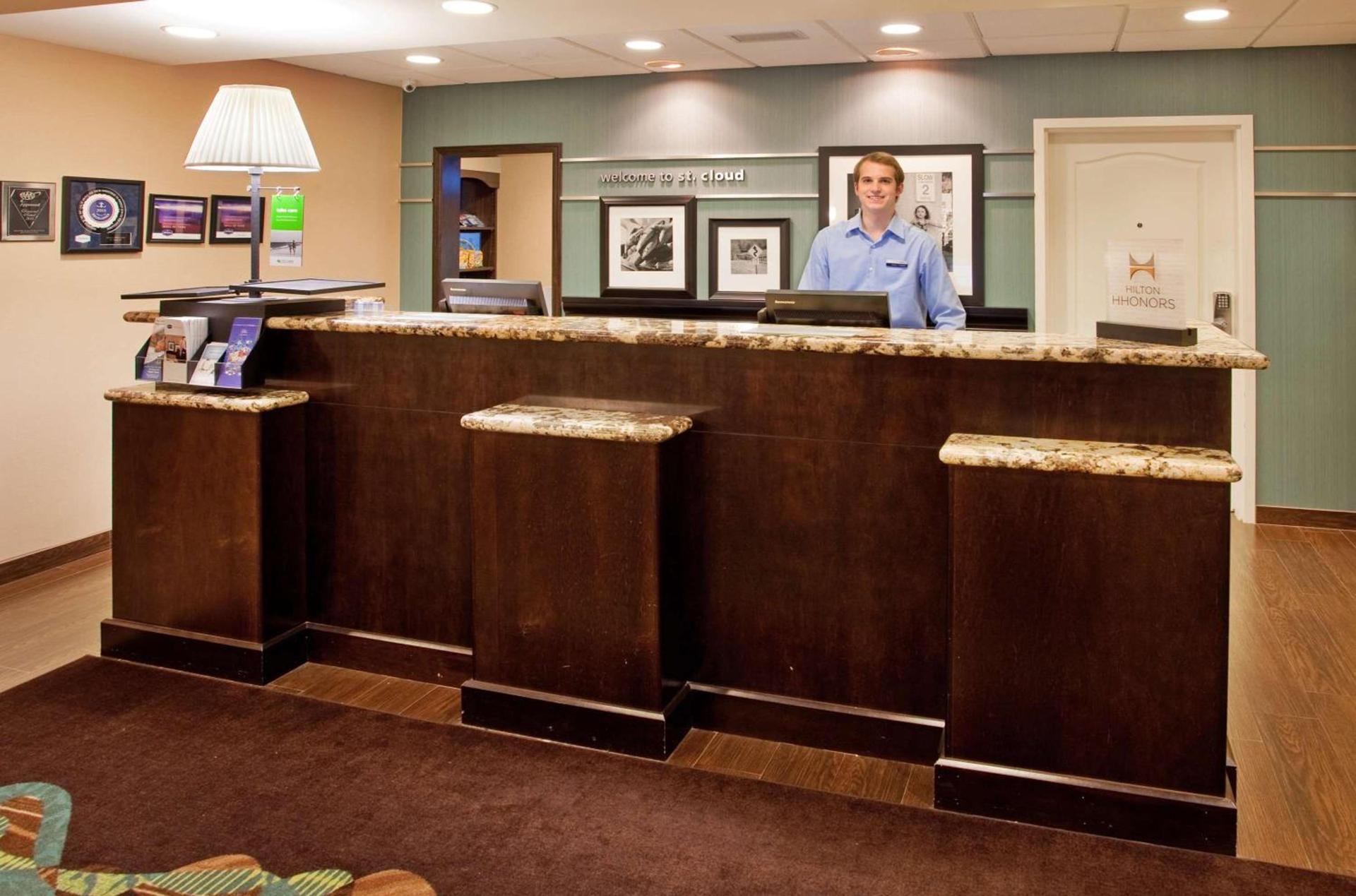 Hampton Inn and Suites St. Cloud photo 5