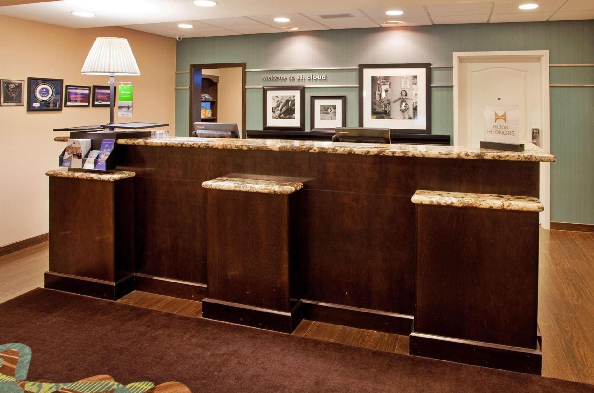 Hampton Inn and Suites St. Cloud photo 4