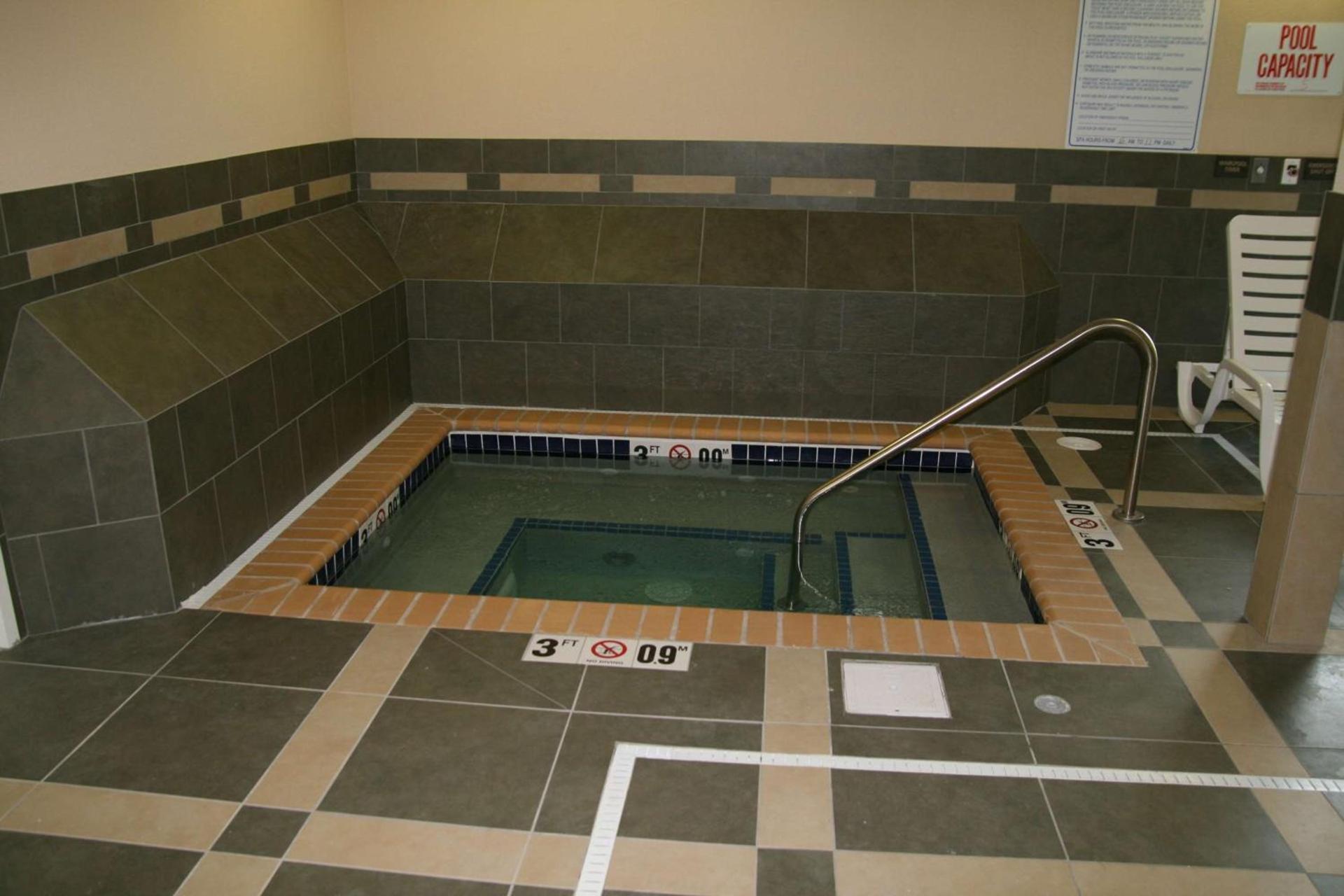 Hampton Inn and Suites St. Cloud photo 7