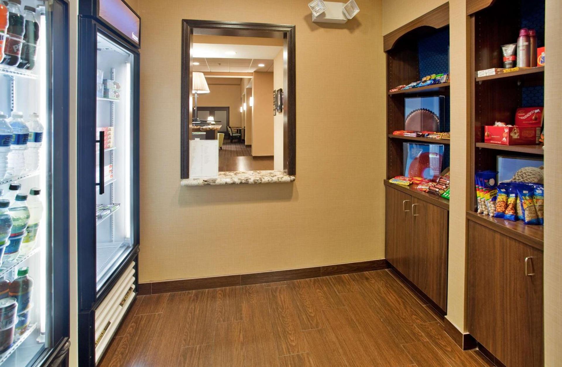Hampton Inn and Suites St. Cloud photo 8