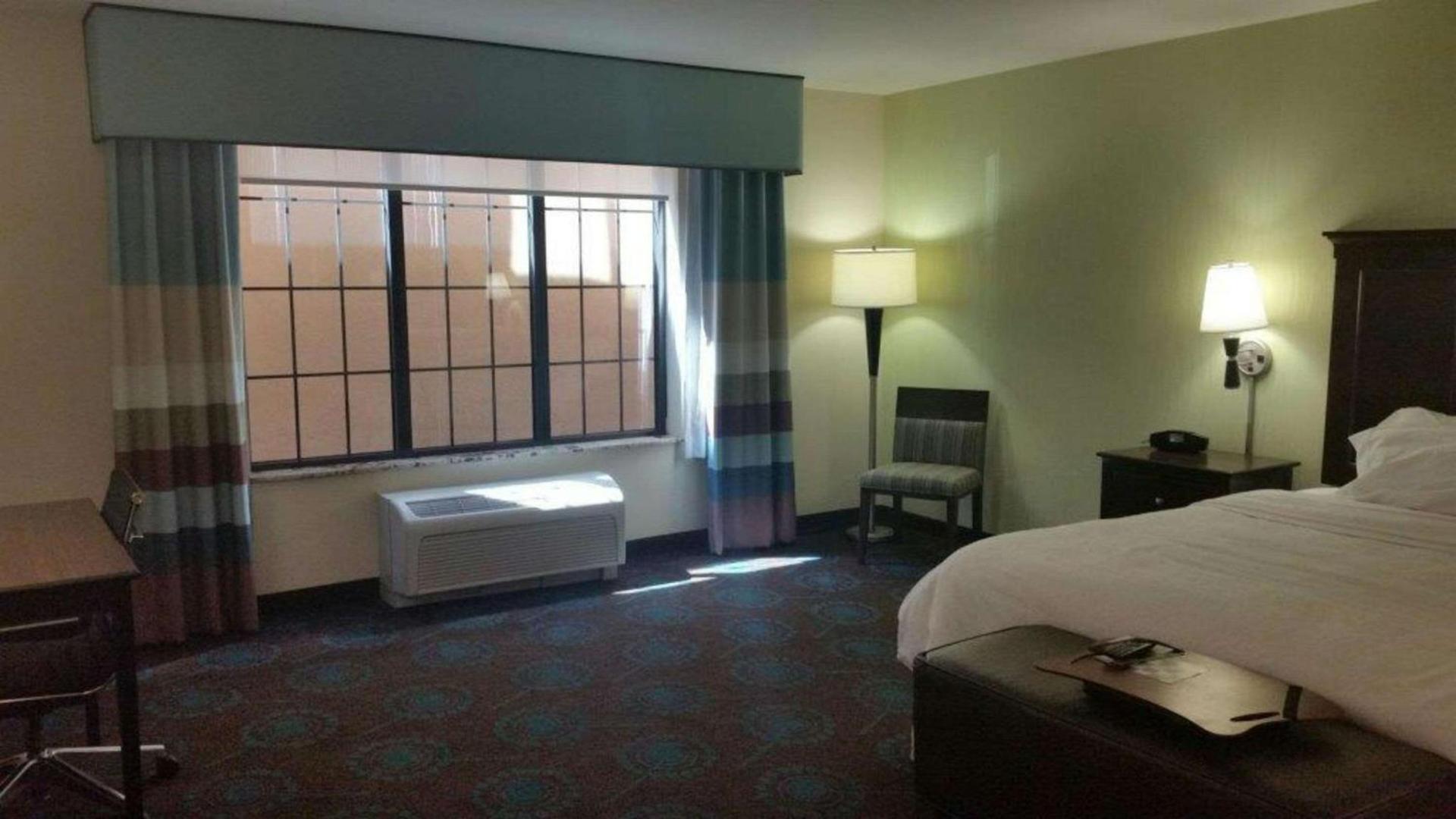 Hampton Inn and Suites St. Cloud photo 12