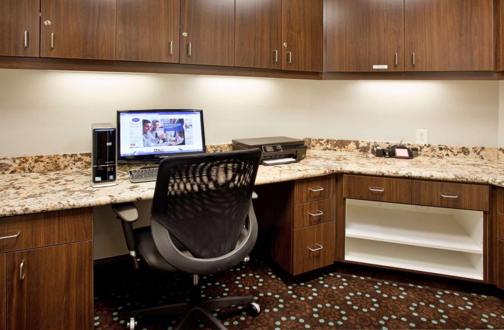 Hampton Inn and Suites St. Cloud photo 17