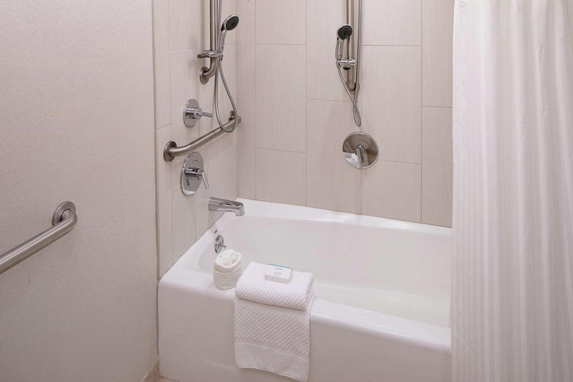 Embassy Suites by Hilton Boston Marlborough photo 19