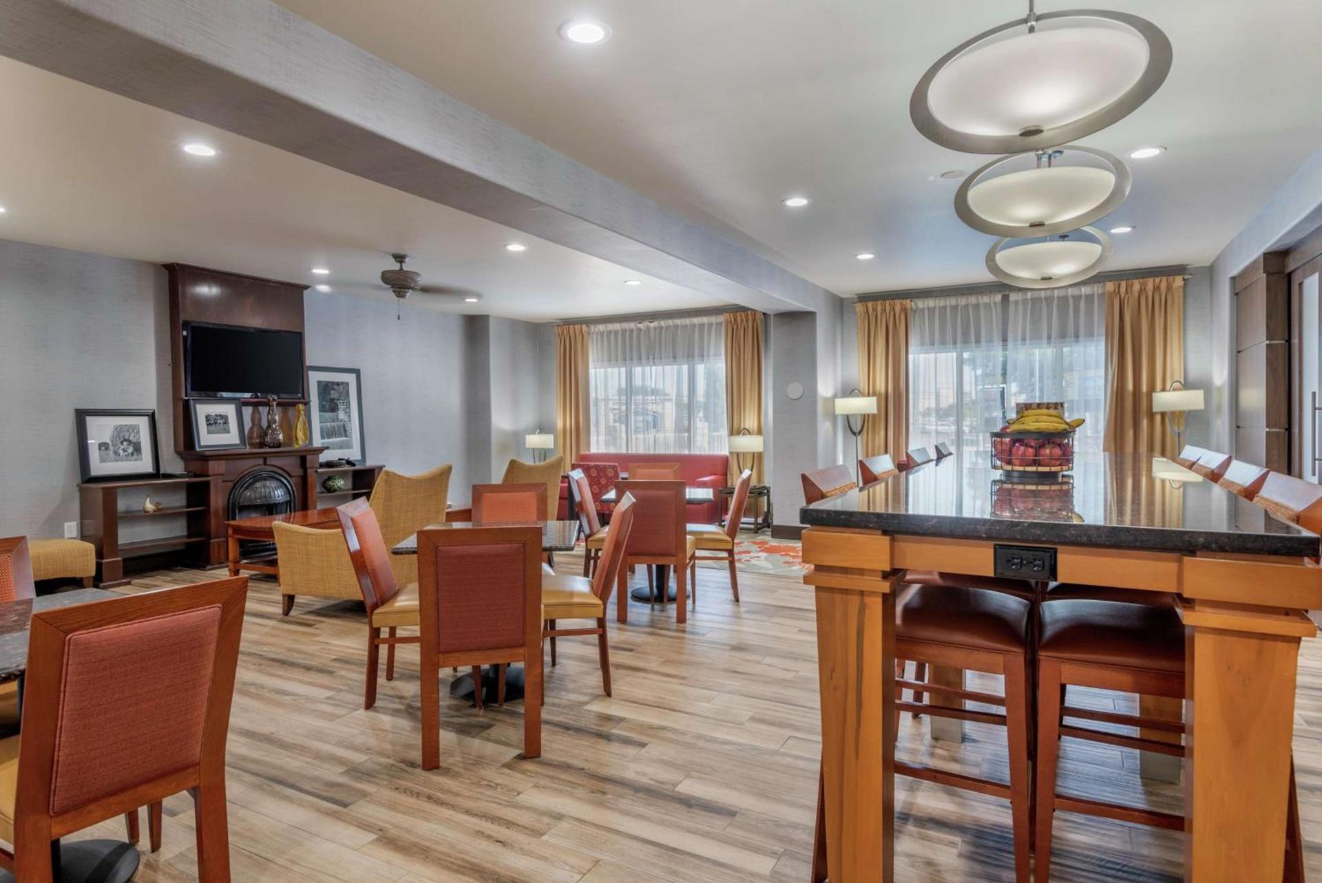 Hampton Inn Brownwood photo 4