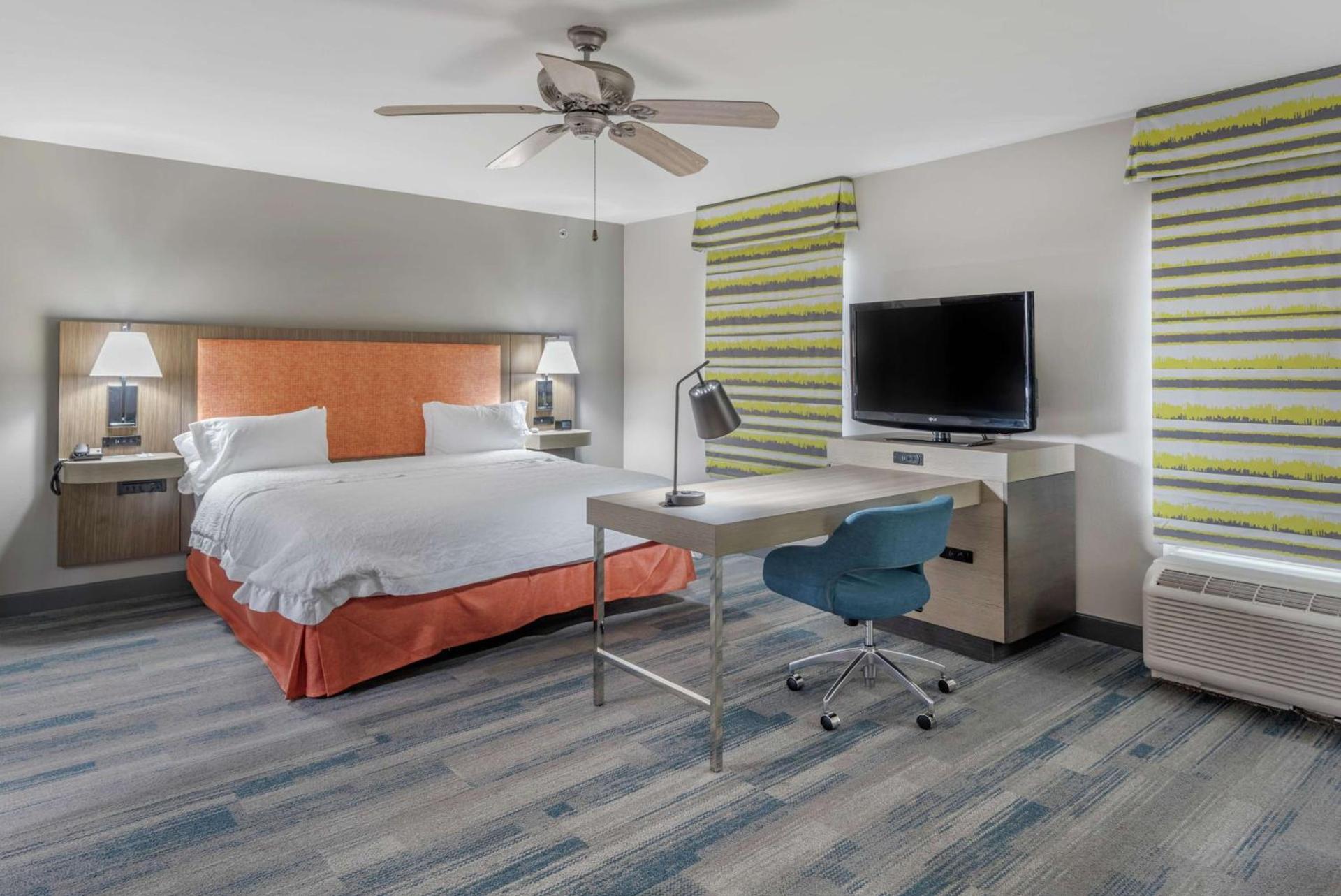 Hampton Inn Brownwood photo 11