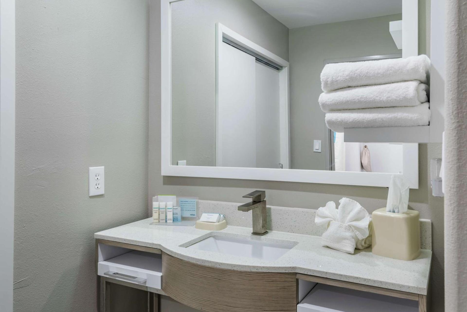 Hampton Inn Brownwood photo 13