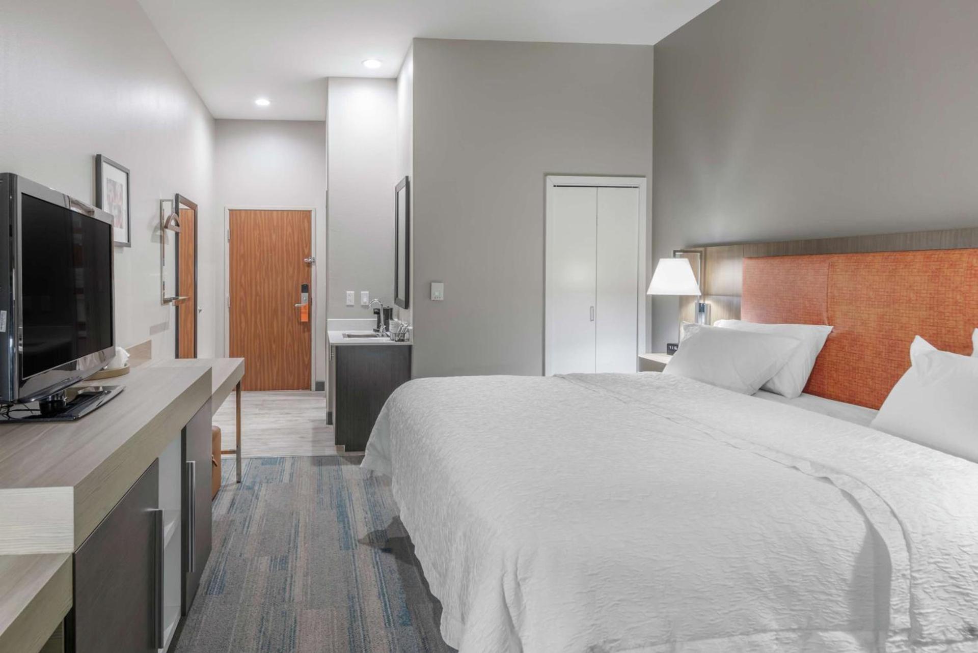 Hampton Inn Brownwood photo 22