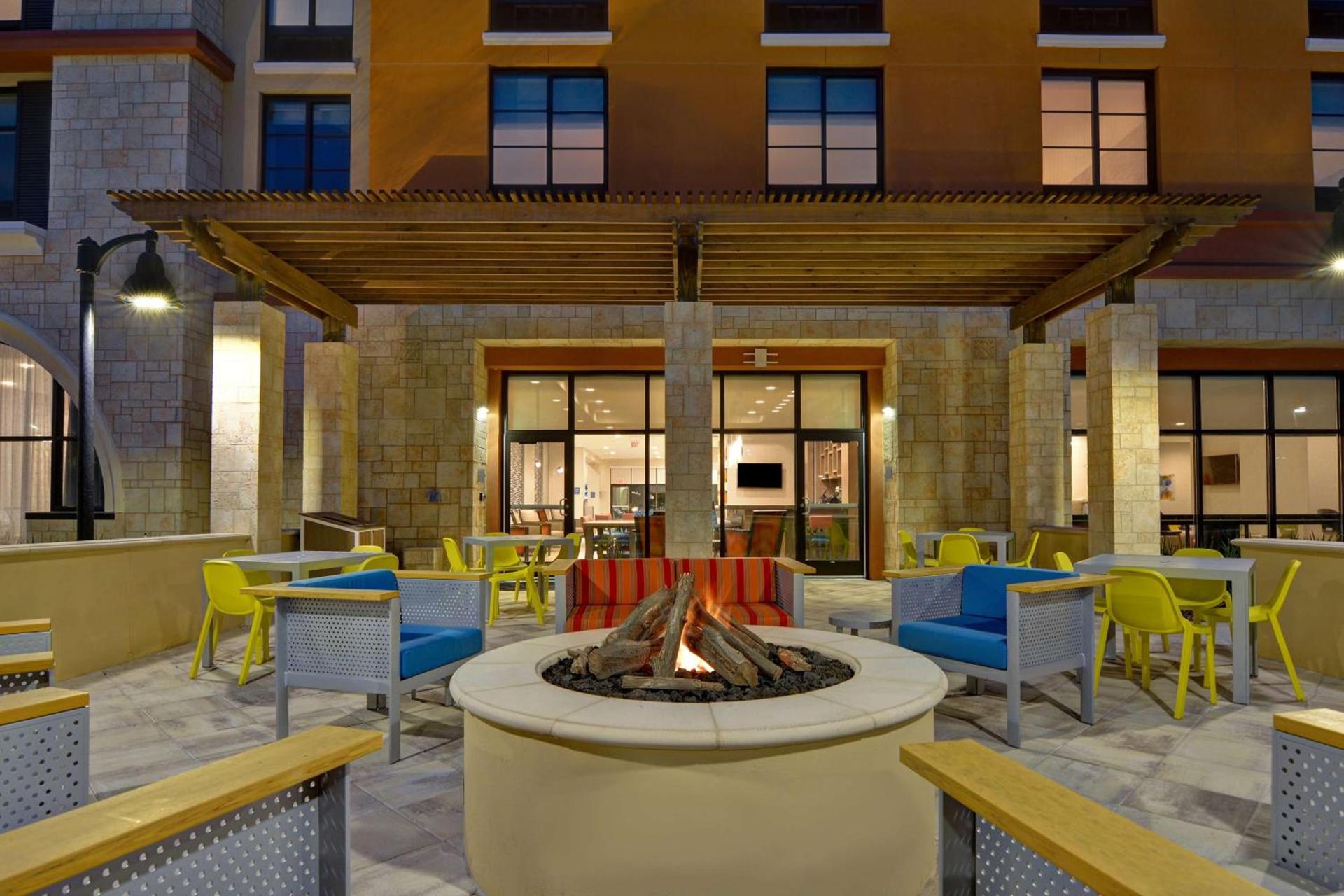 Home2 Suites By Hilton Orlando Flamingo Crossings, FL photo 7