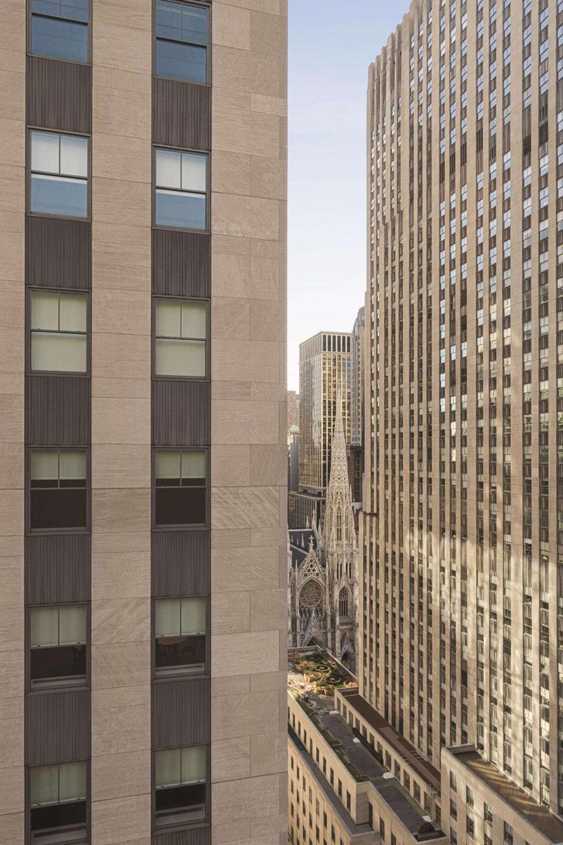 DoubleTree by Hilton New York Midtown Fifth Ave photo 2
