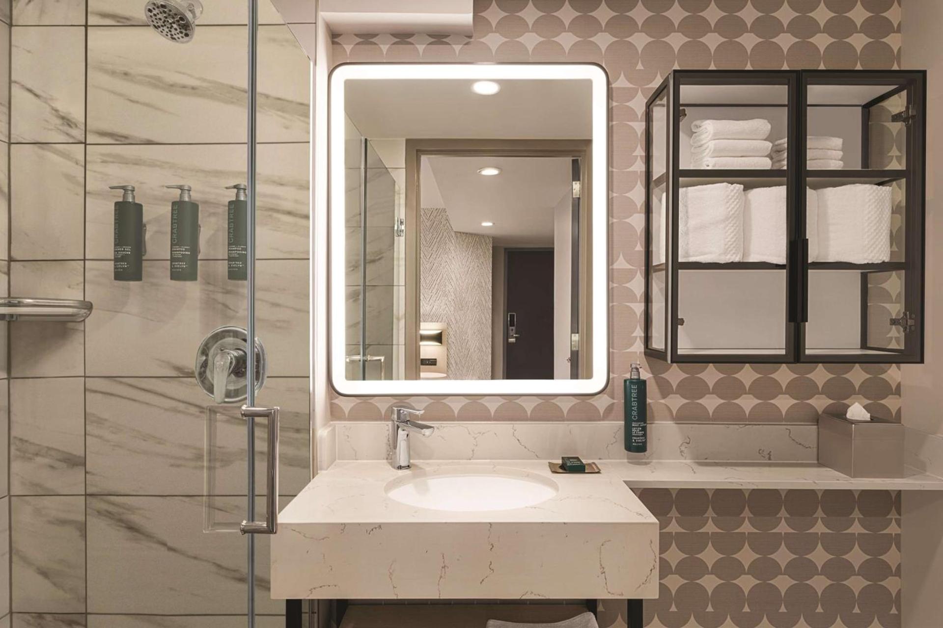 DoubleTree by Hilton New York Midtown Fifth Ave photo 20