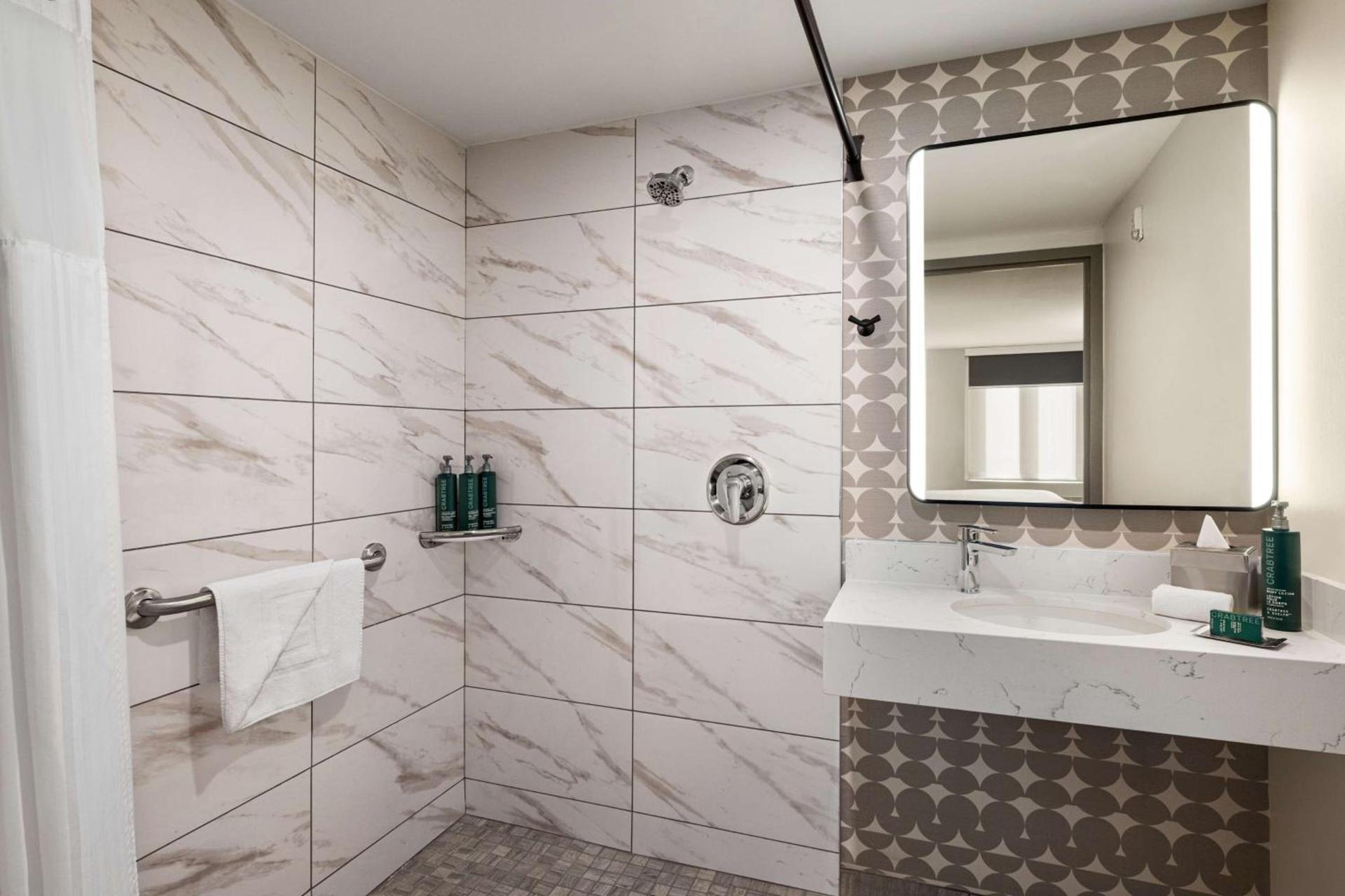DoubleTree by Hilton New York Midtown Fifth Ave photo 26