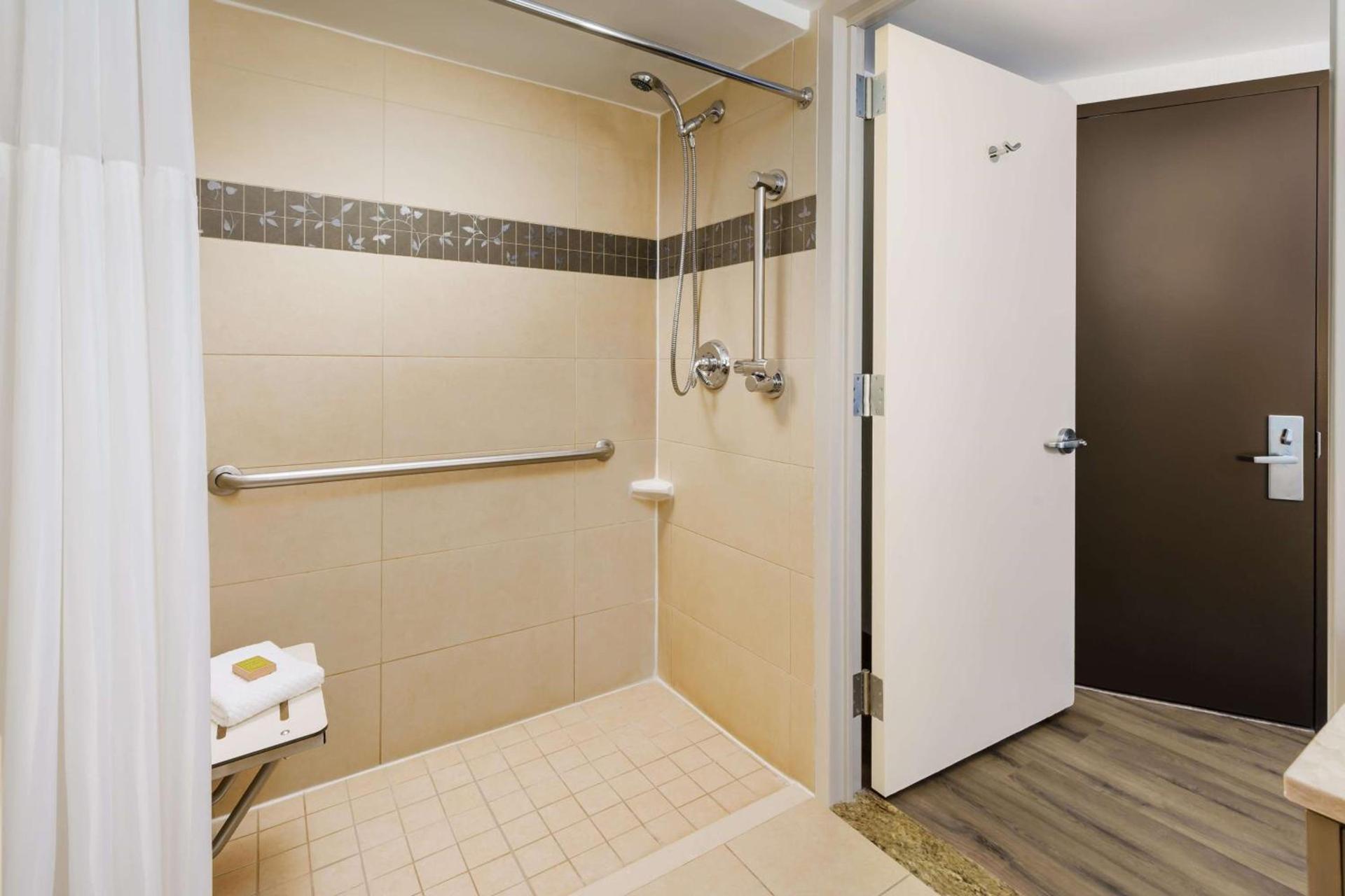 DoubleTree by Hilton Hotel New York City - Chelsea photo 6