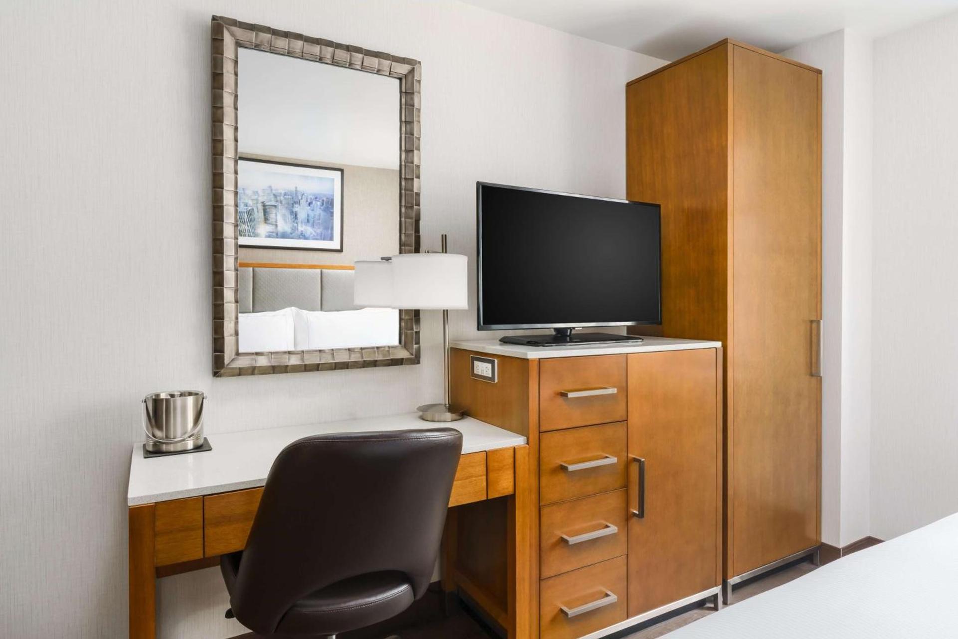 DoubleTree by Hilton Hotel New York City - Chelsea photo 7