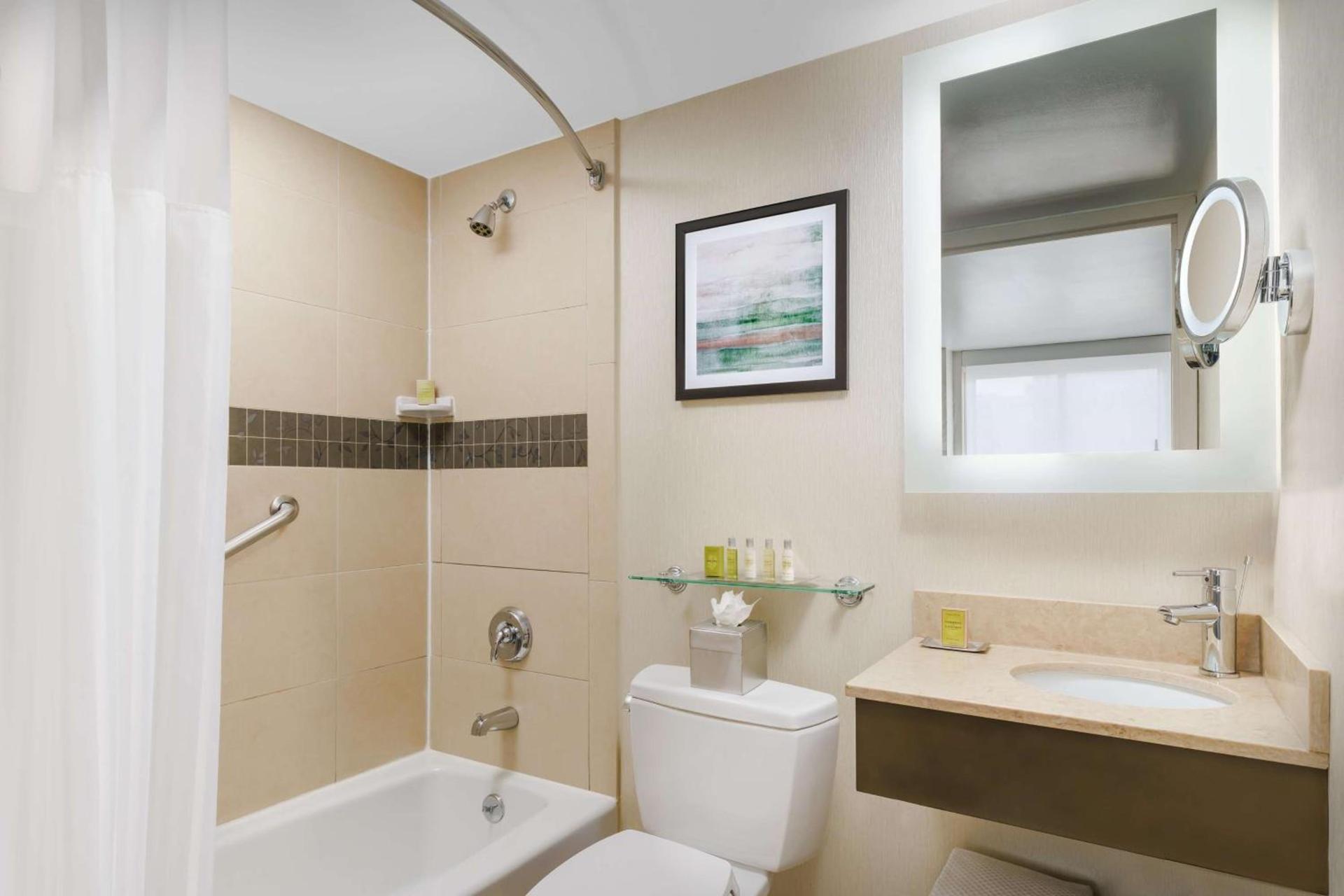 DoubleTree by Hilton Hotel New York City - Chelsea photo 8