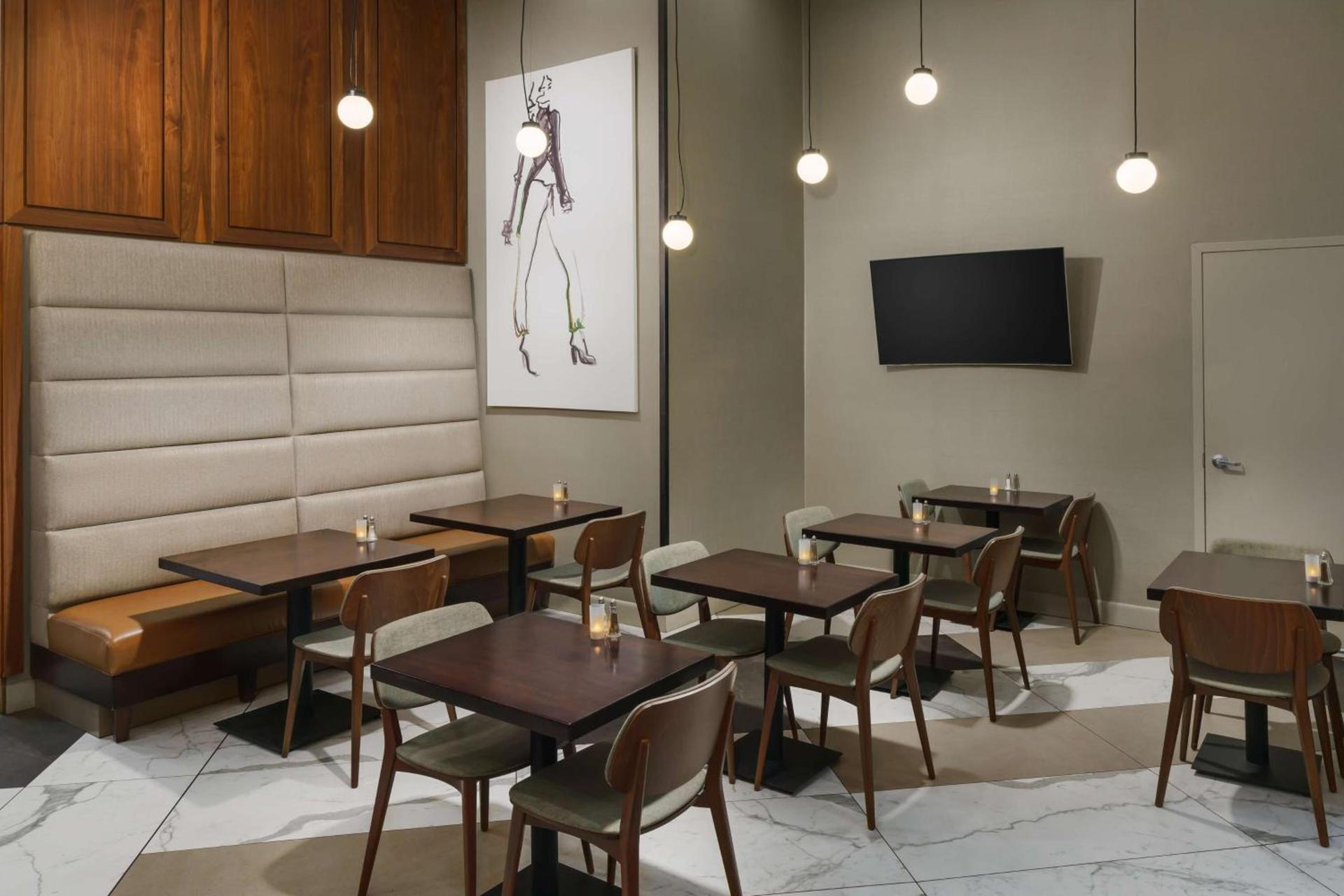 DoubleTree by Hilton Hotel New York City - Chelsea photo 16