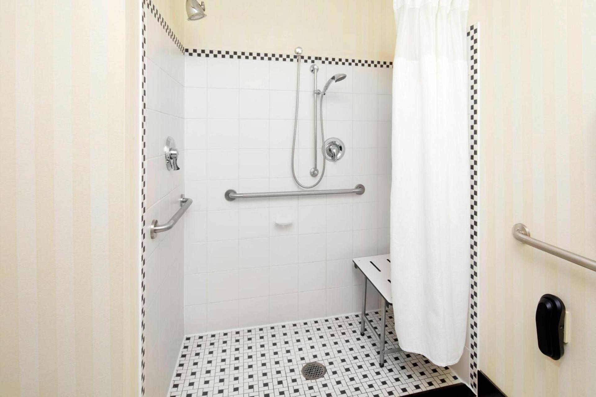Fairfield Inn & Suites by Marriott Cumberland photo 12