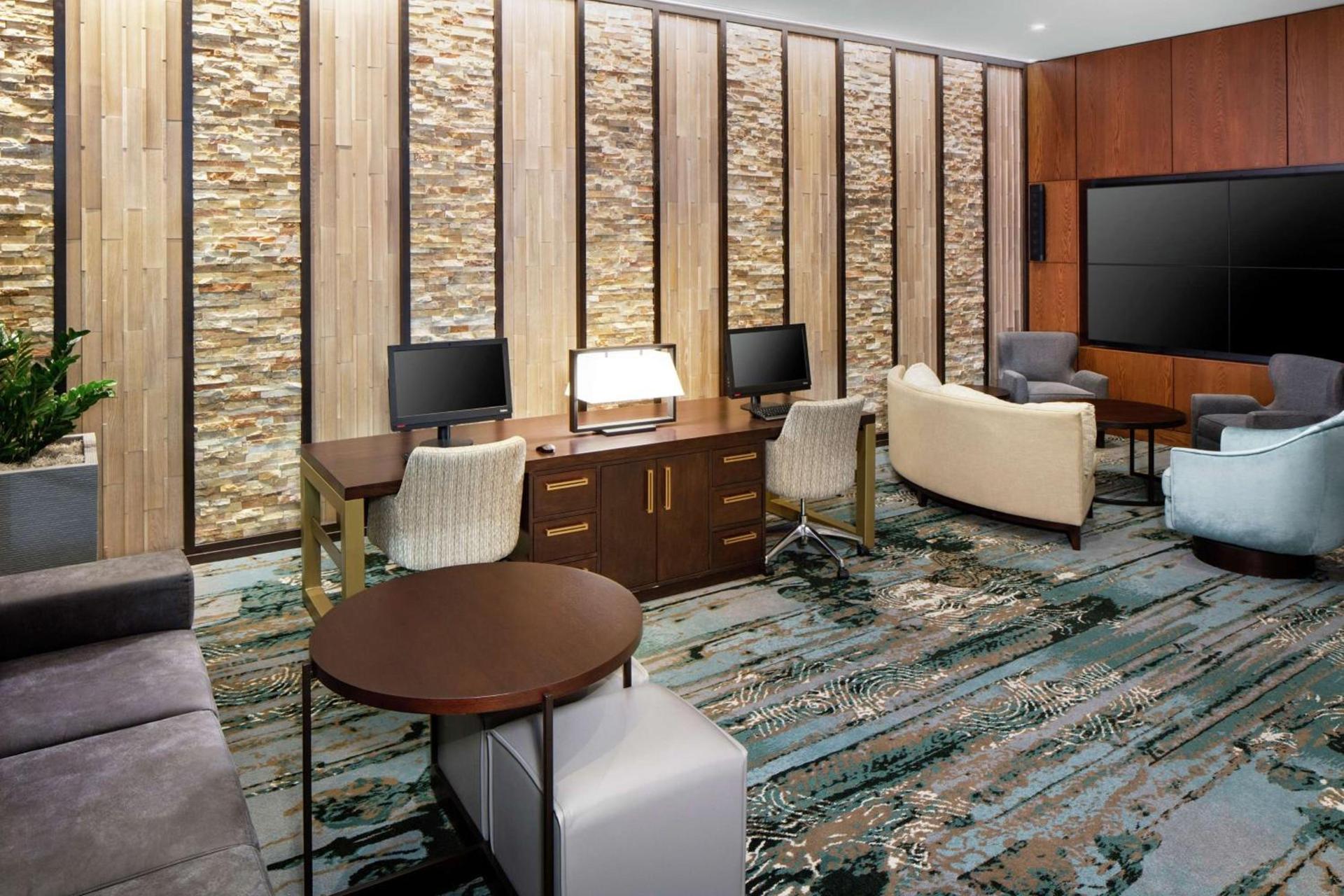 DoubleTree by Hilton Manchester Downtown photo 3