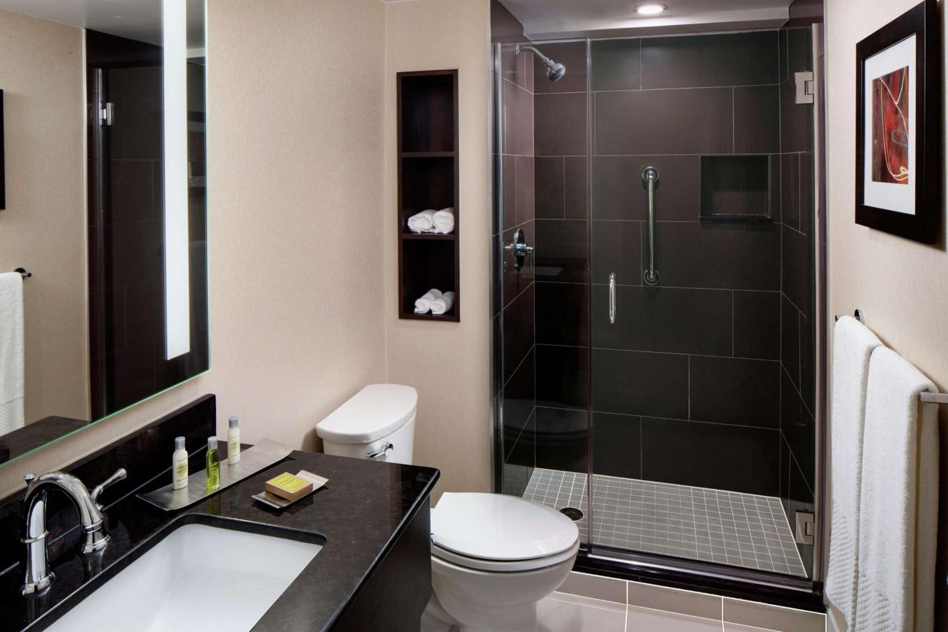 DoubleTree by Hilton Manchester Downtown photo 19