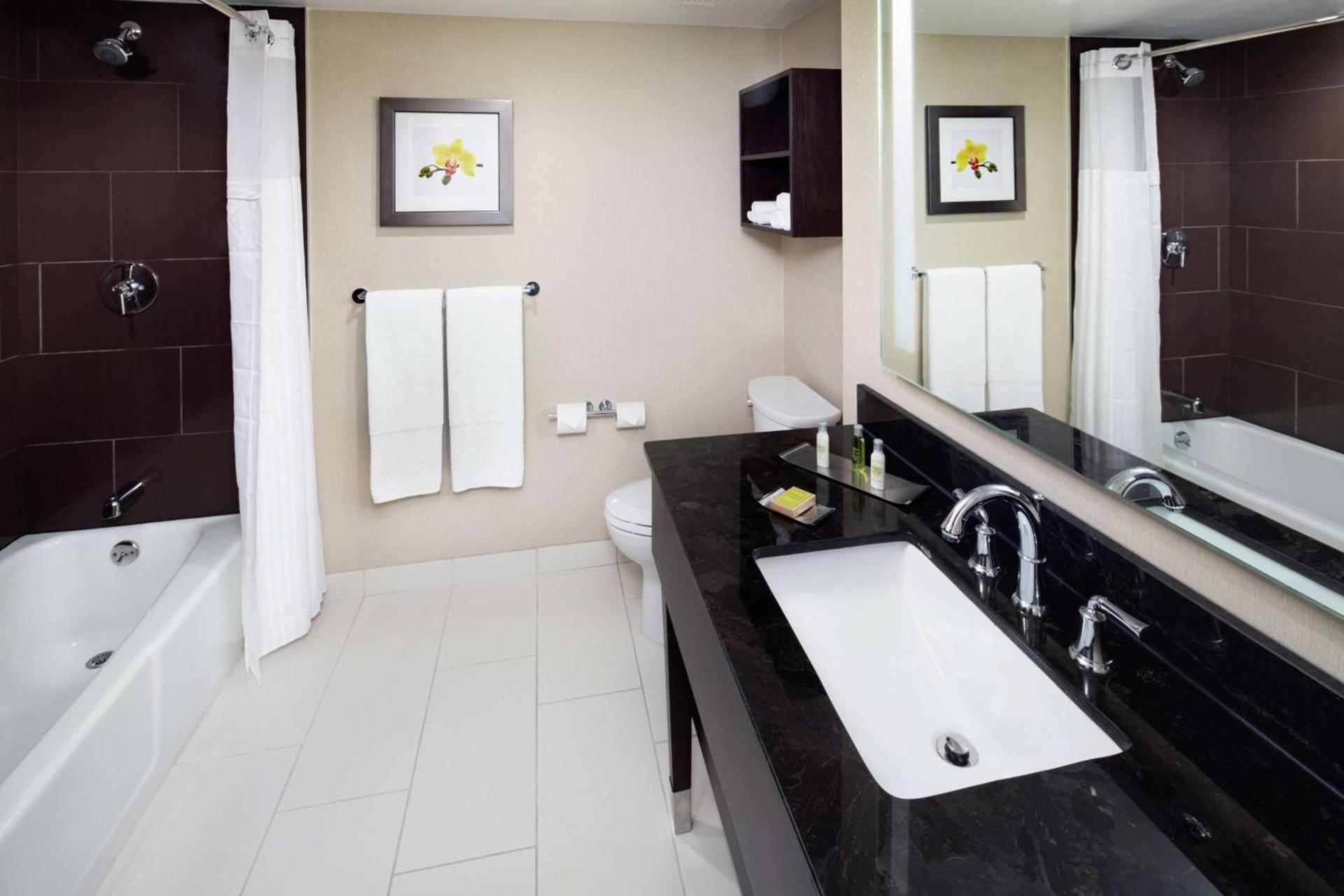 DoubleTree by Hilton Manchester Downtown photo 23