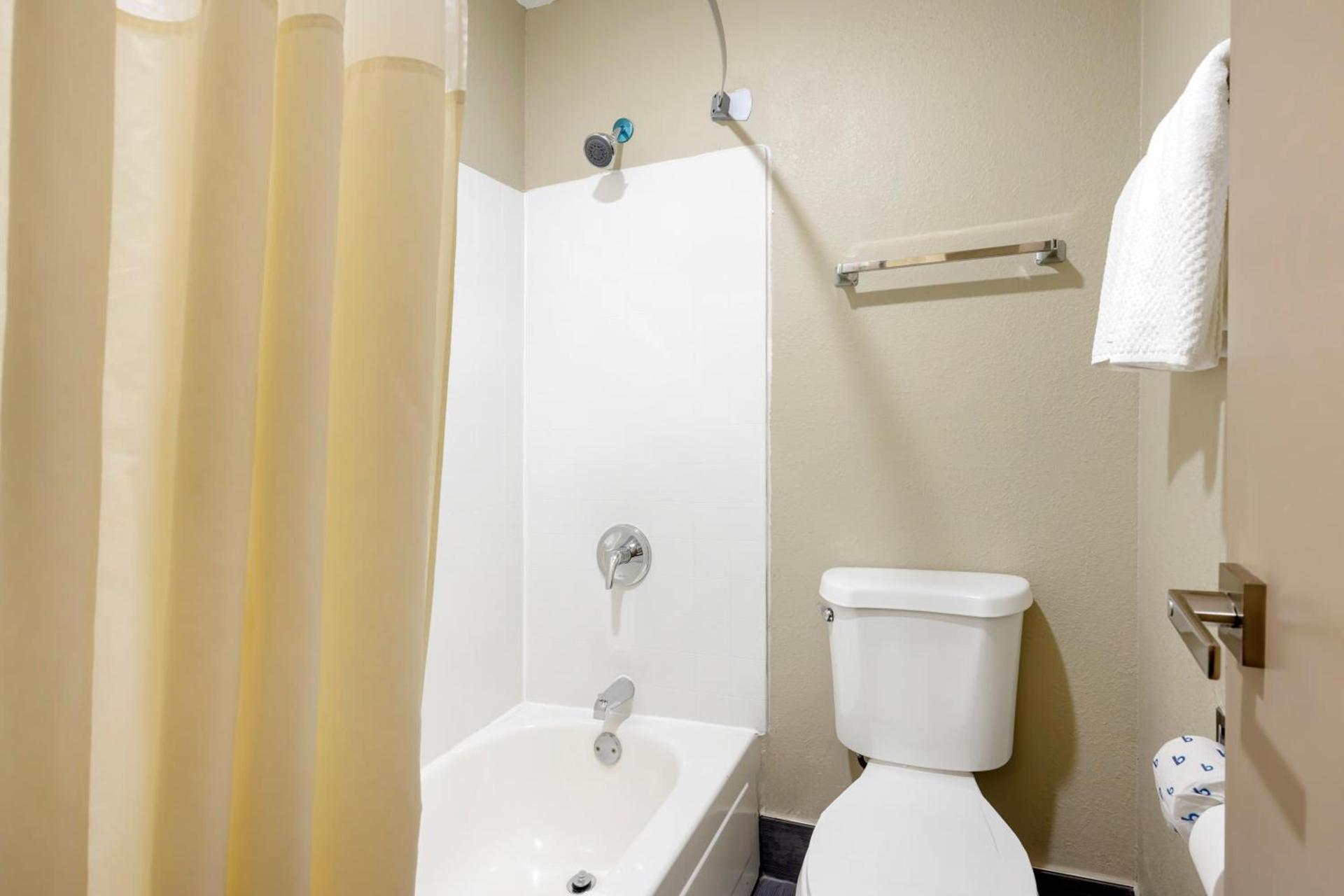 Quality Inn Jackson Northwest photo 46