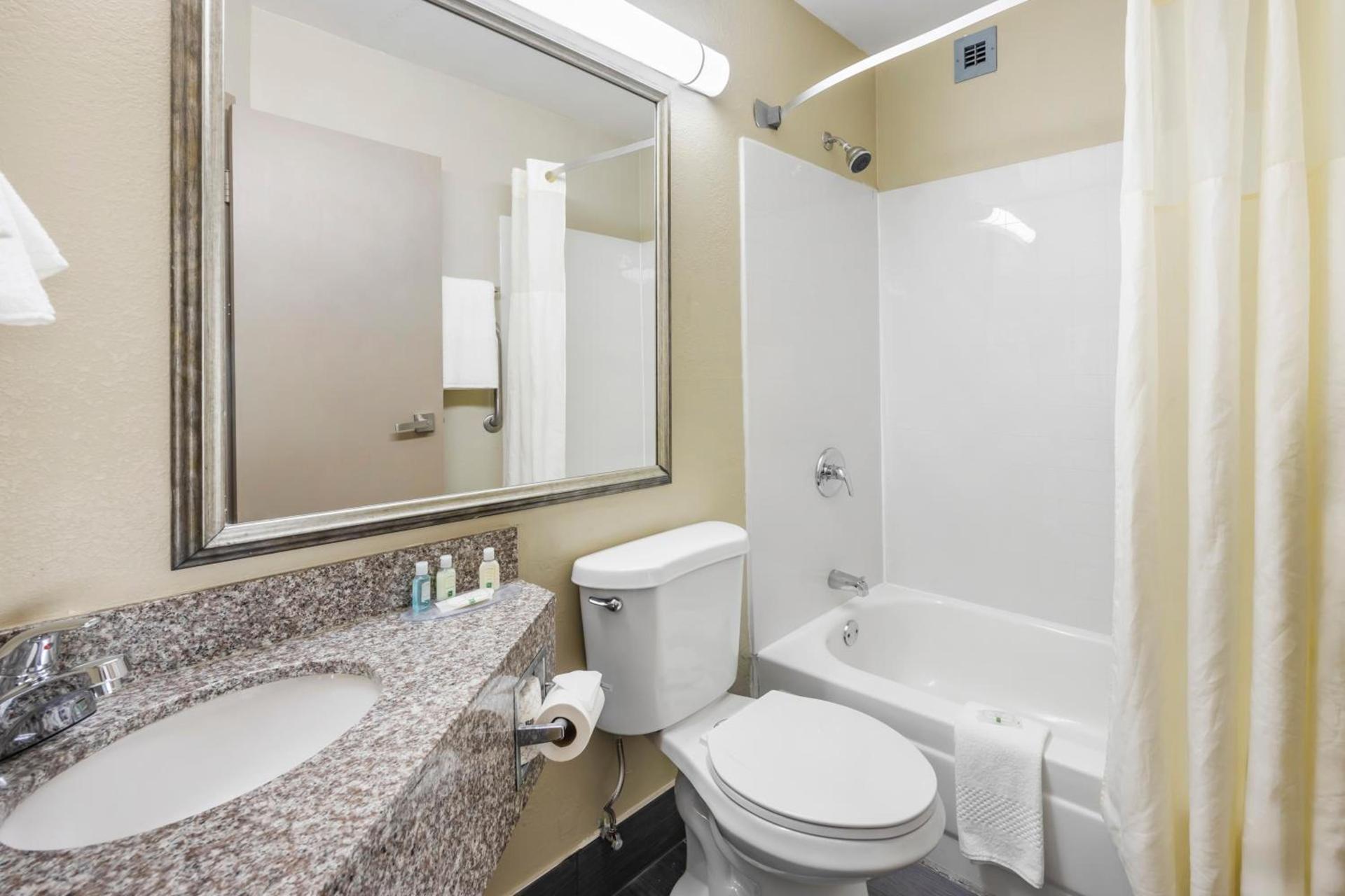 Quality Inn Jackson Northwest photo 52