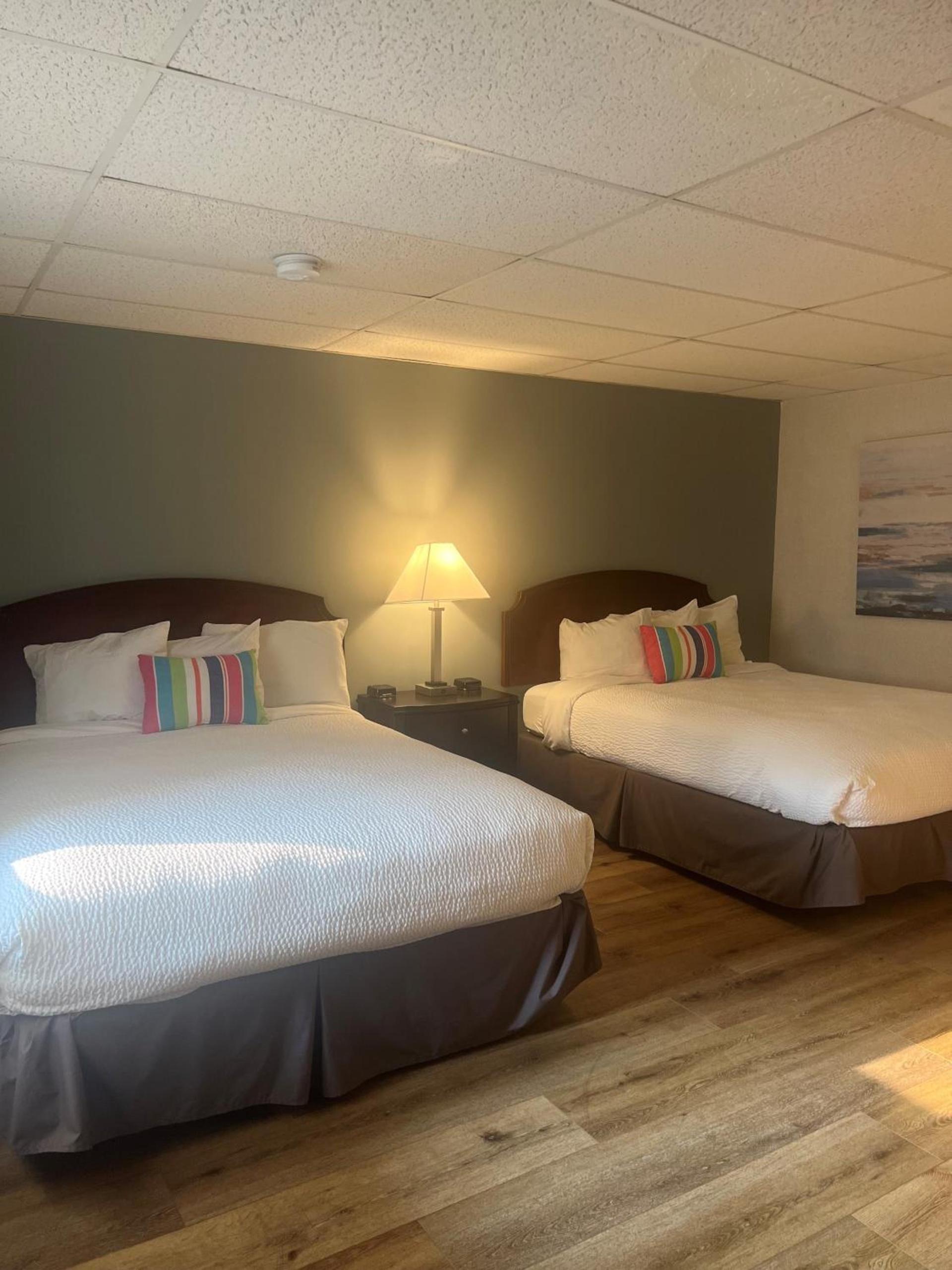 Hyannis Inn photo 68
